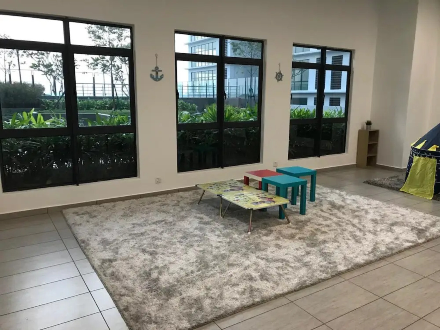 COOP Stay Kenwingston Square Garden