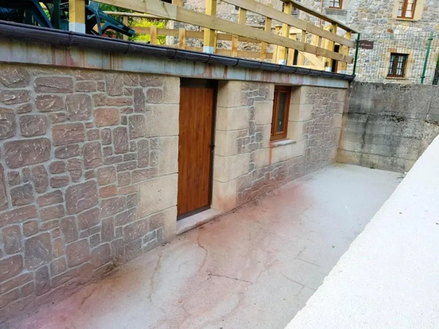House with 3 bedrooms in Trescares with wonderful mountain view and enclosed garden 20 km from the beach