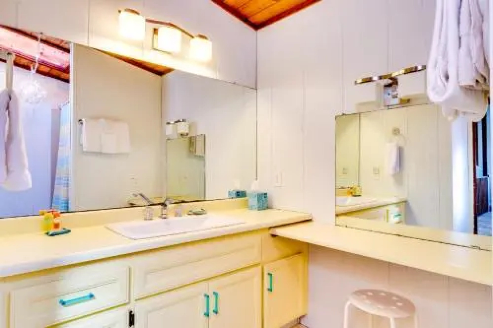 Manzanita Beach Cottage