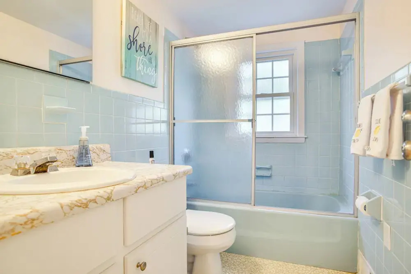 Bike to Private Beach: Cape Cod Escape w/ Sunroom