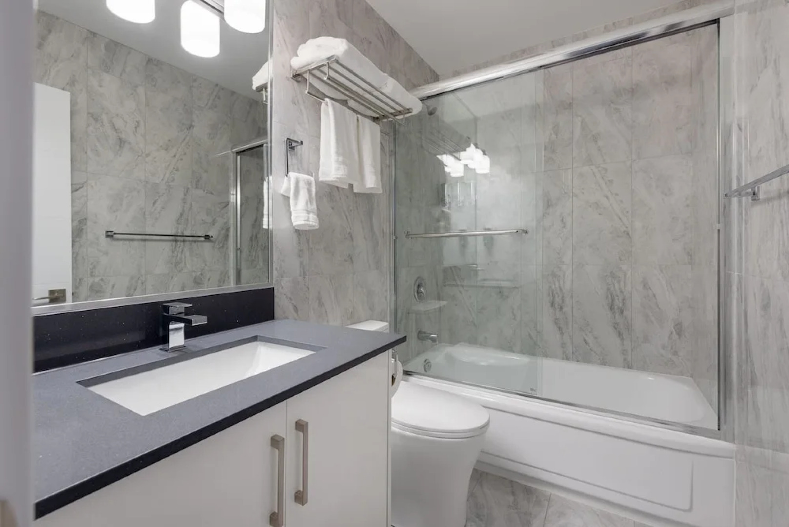 Harrison Grand Motel LTD.