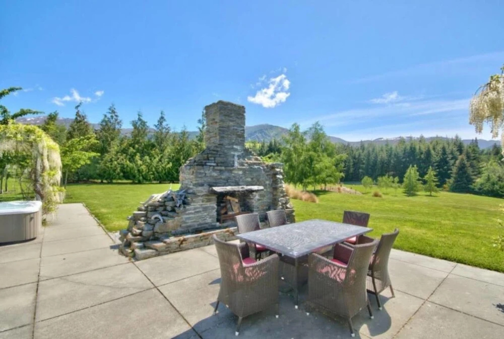 Queenstown Exclusive Retreat with Hot Tub