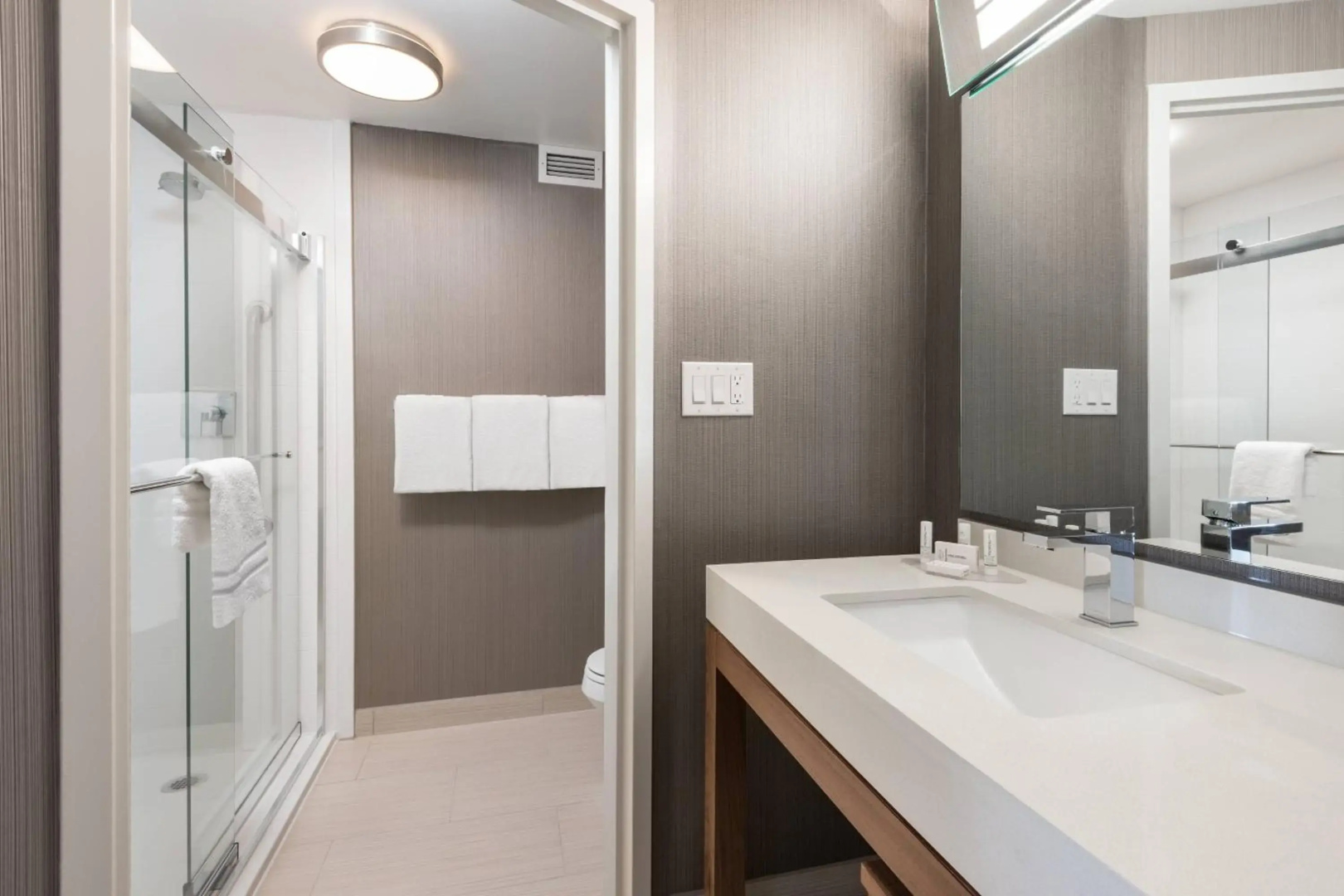 Courtyard by Marriott Toronto Vaughan