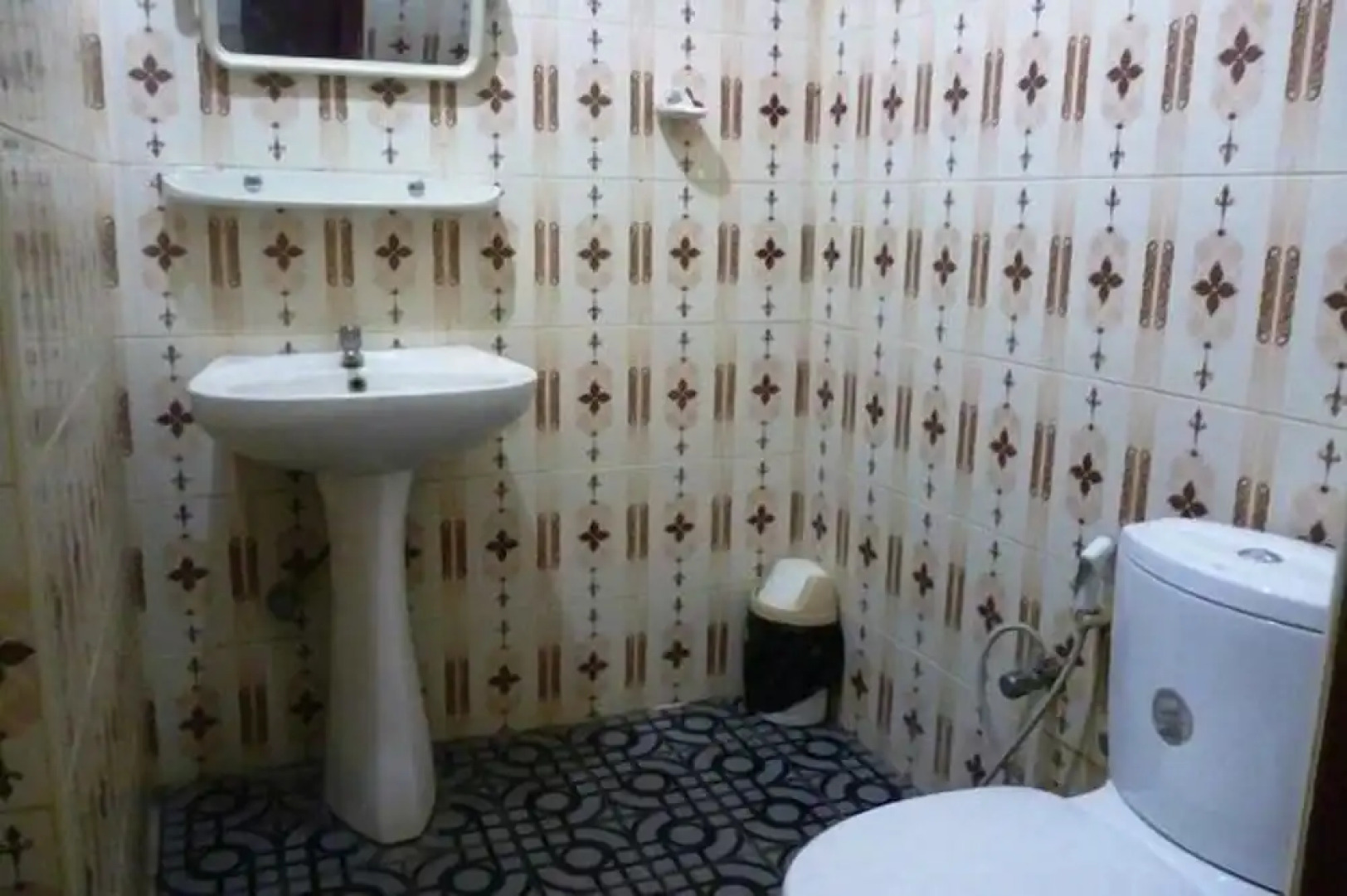 Sarathchandra Tourist Guest House