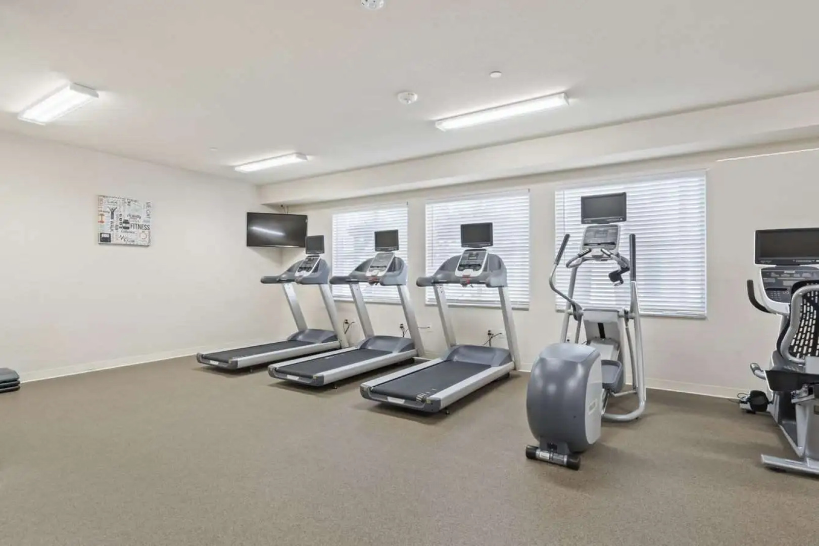 WaterWalk Extended Stay by Wyndham Kansas City - Overland Pk