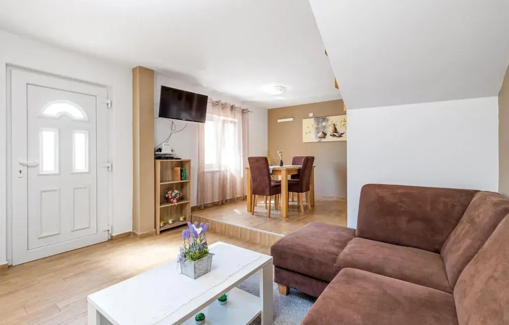 Nice Home in Zubovici With Wifi and 2 Bedrooms