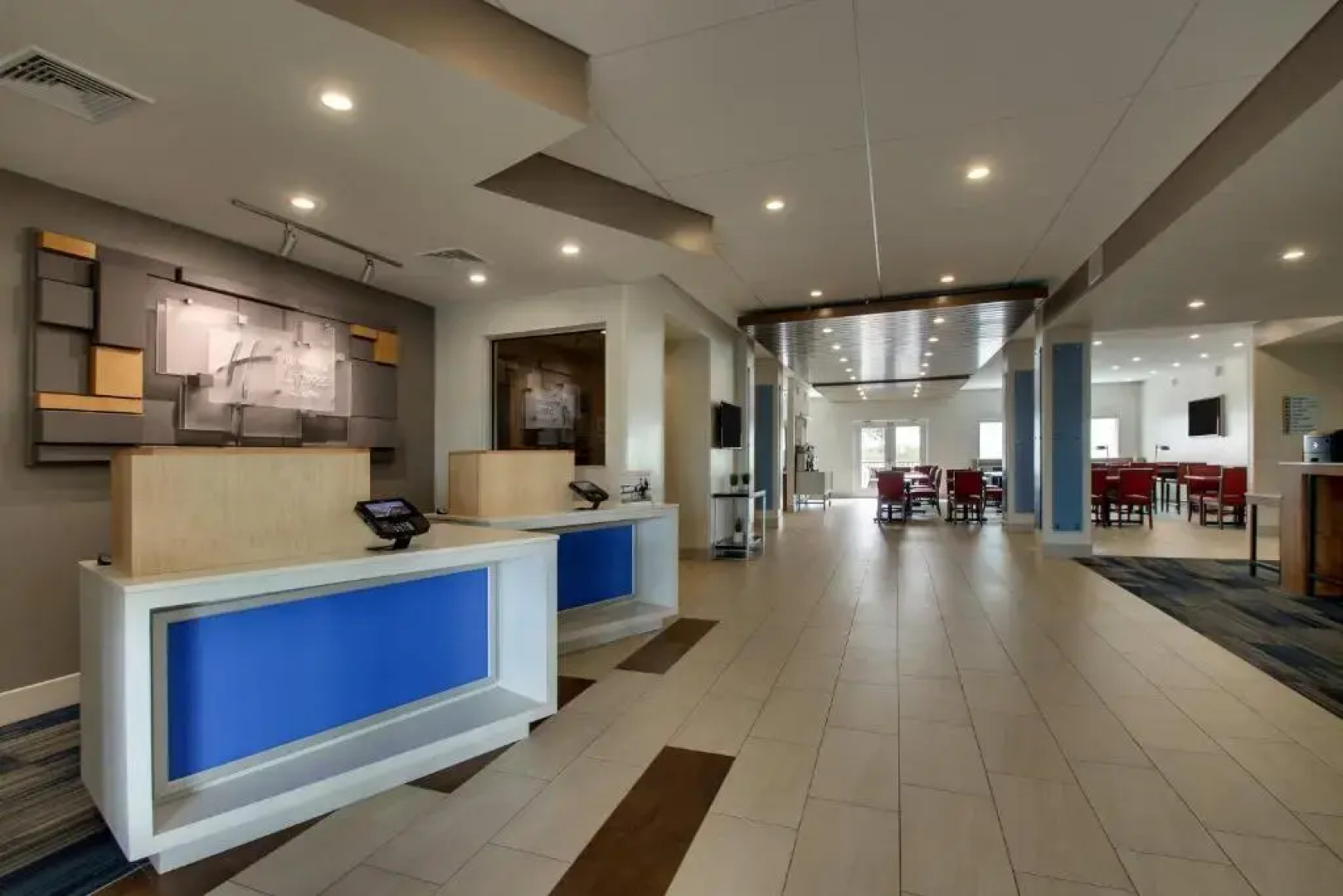 Holiday Inn Express & Suites Lancaster East - Strasburg by IHG