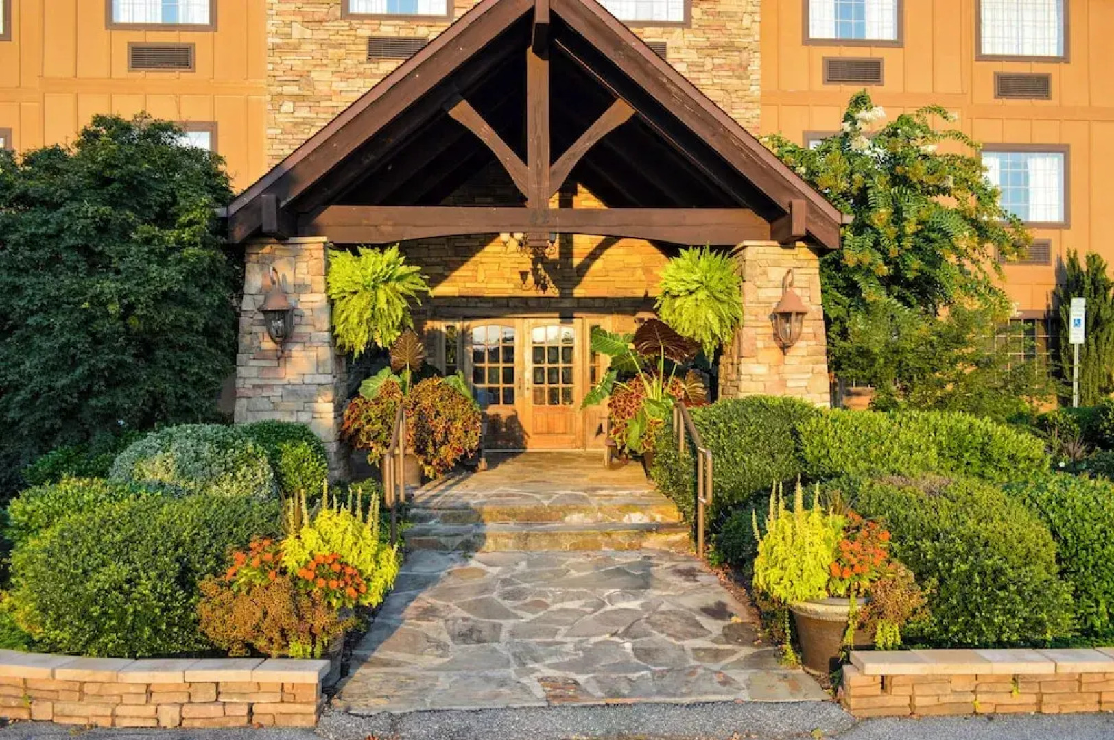 The Lodge at Flat Rock