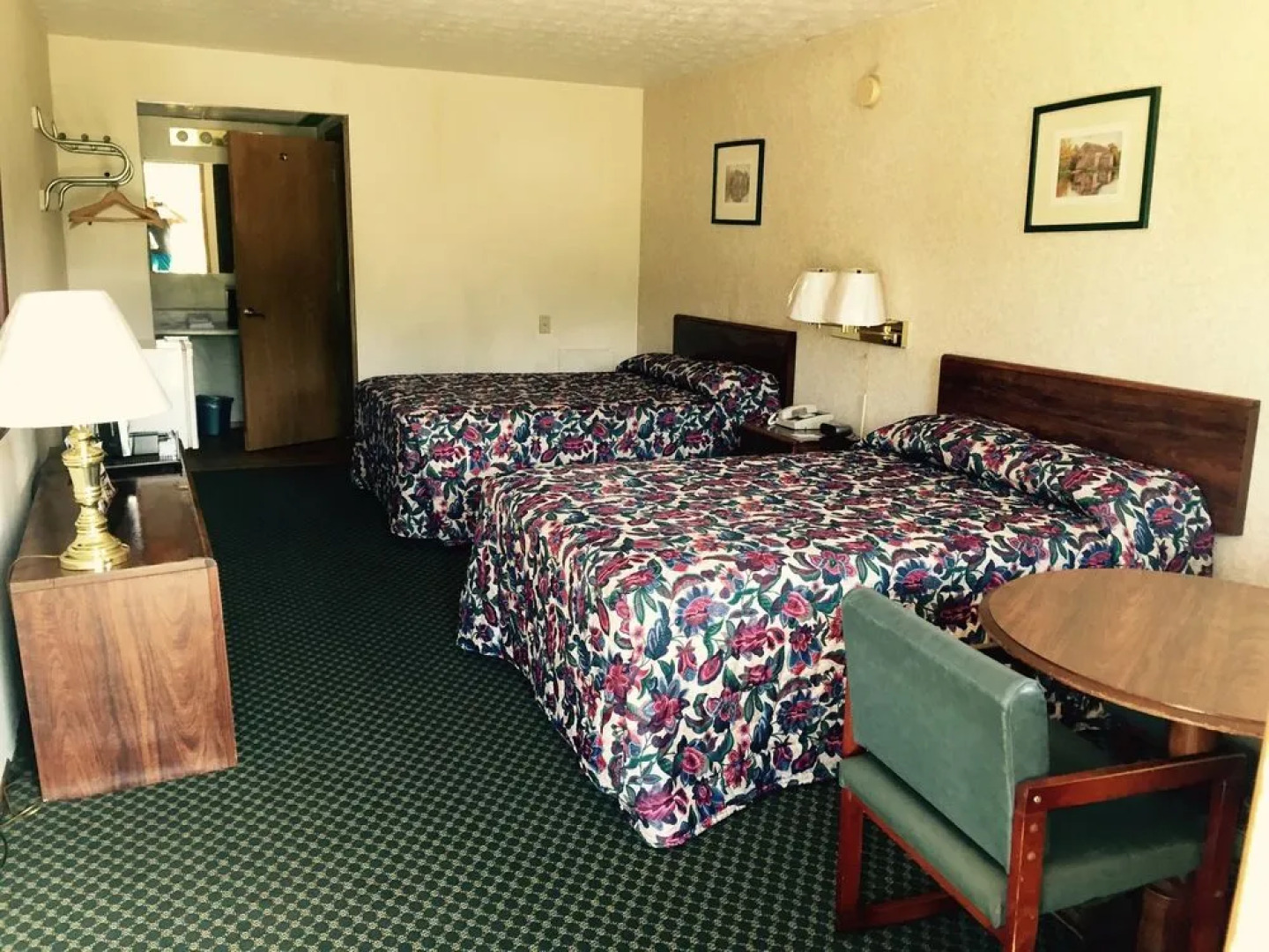 OYO Hotel Chapmanville Inn, WV - Hwy 119