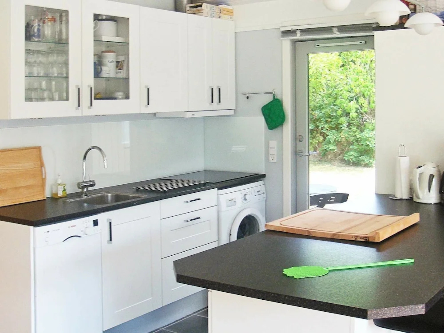 Comfy Holiday Home in Fårvang With Swimming Pool