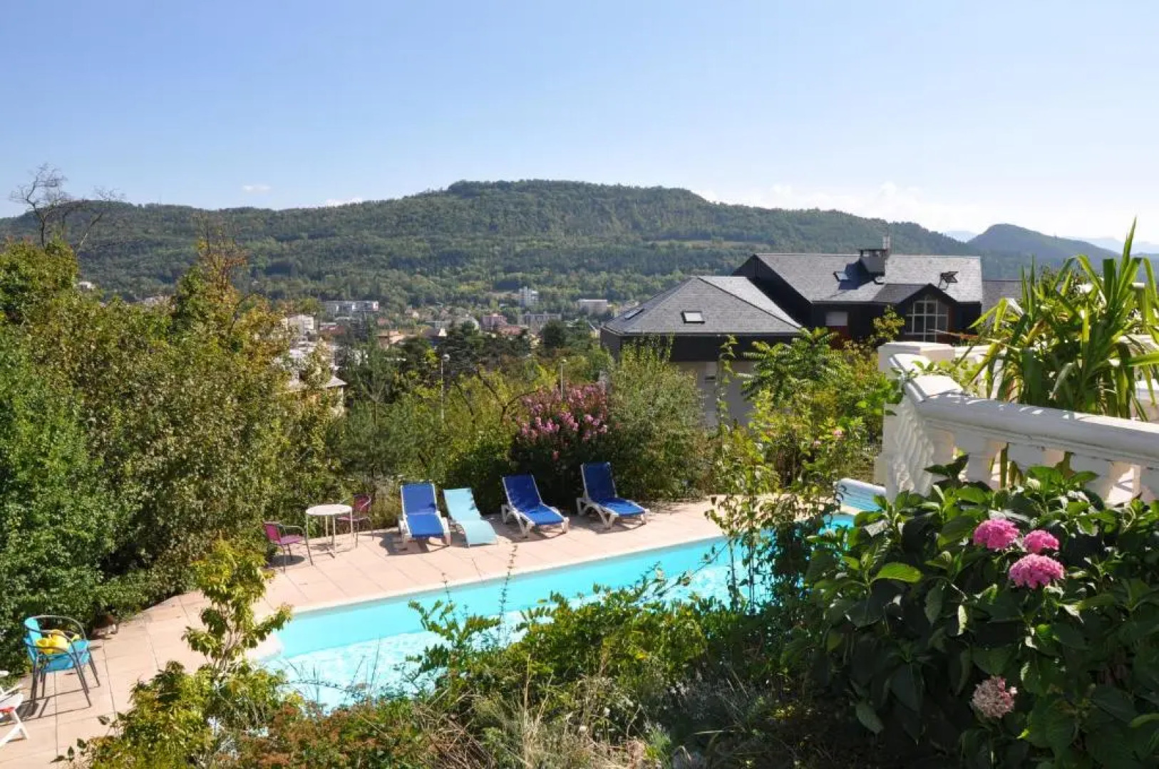 Studio indépendant dans villa avec piscine à Gap