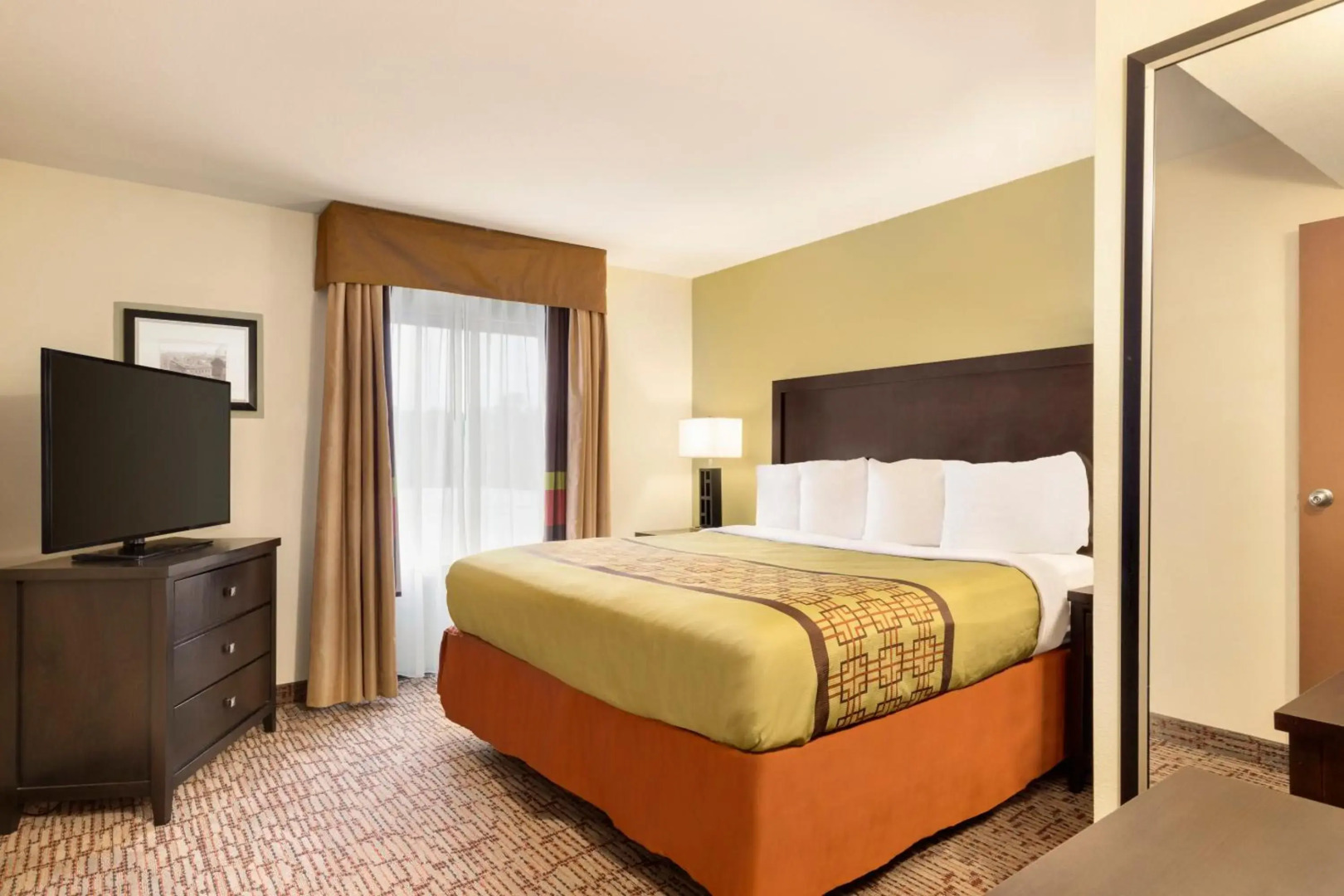 Garner Hotel August West by IHG