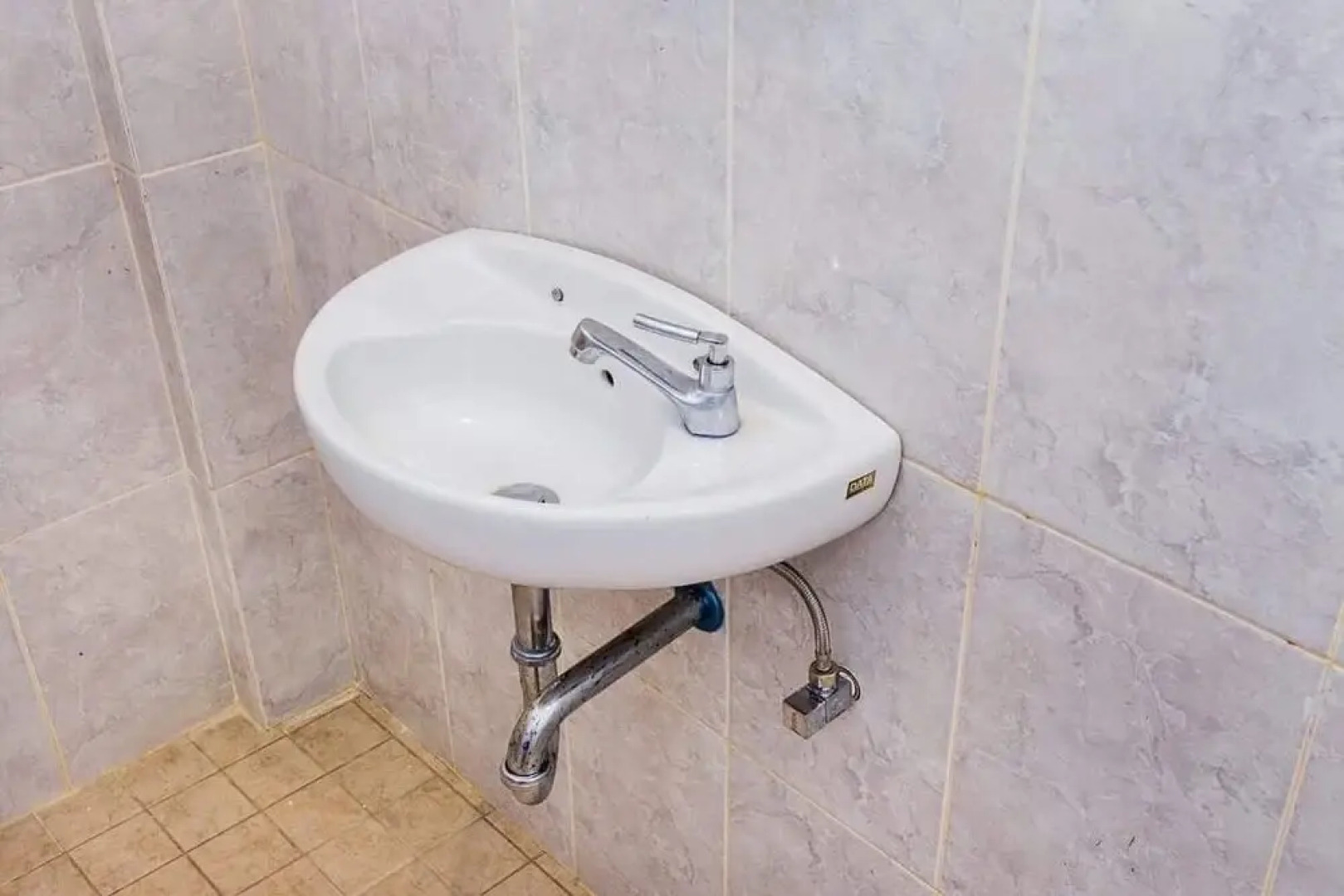 D'Reborn Guest House