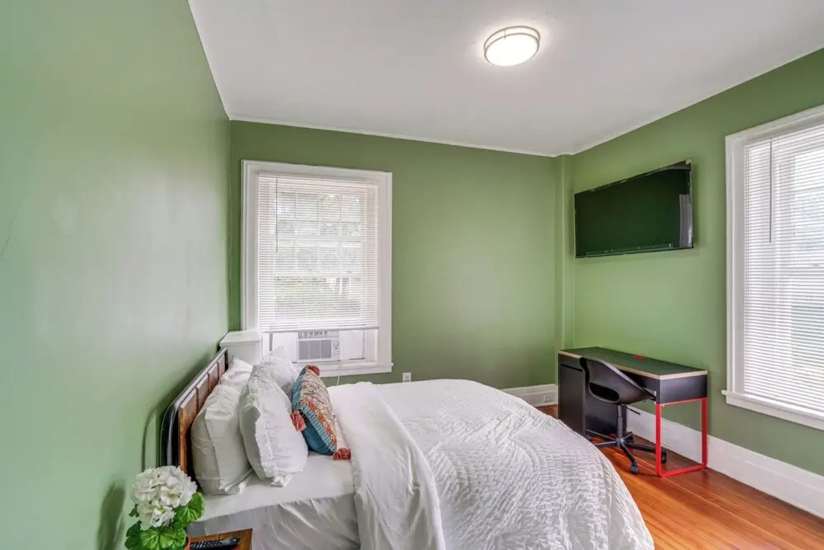 Steps to Union College: Home w/ Shared Yard!