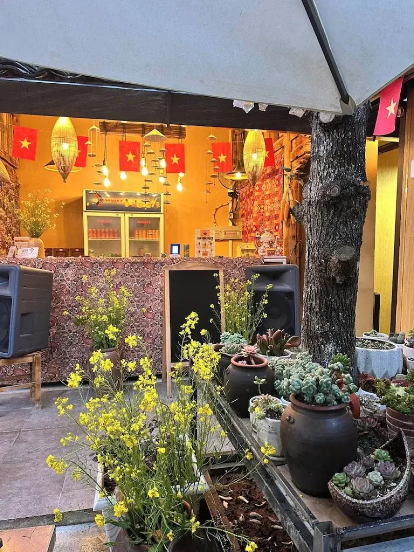 Khói Homestay and Restaurant
