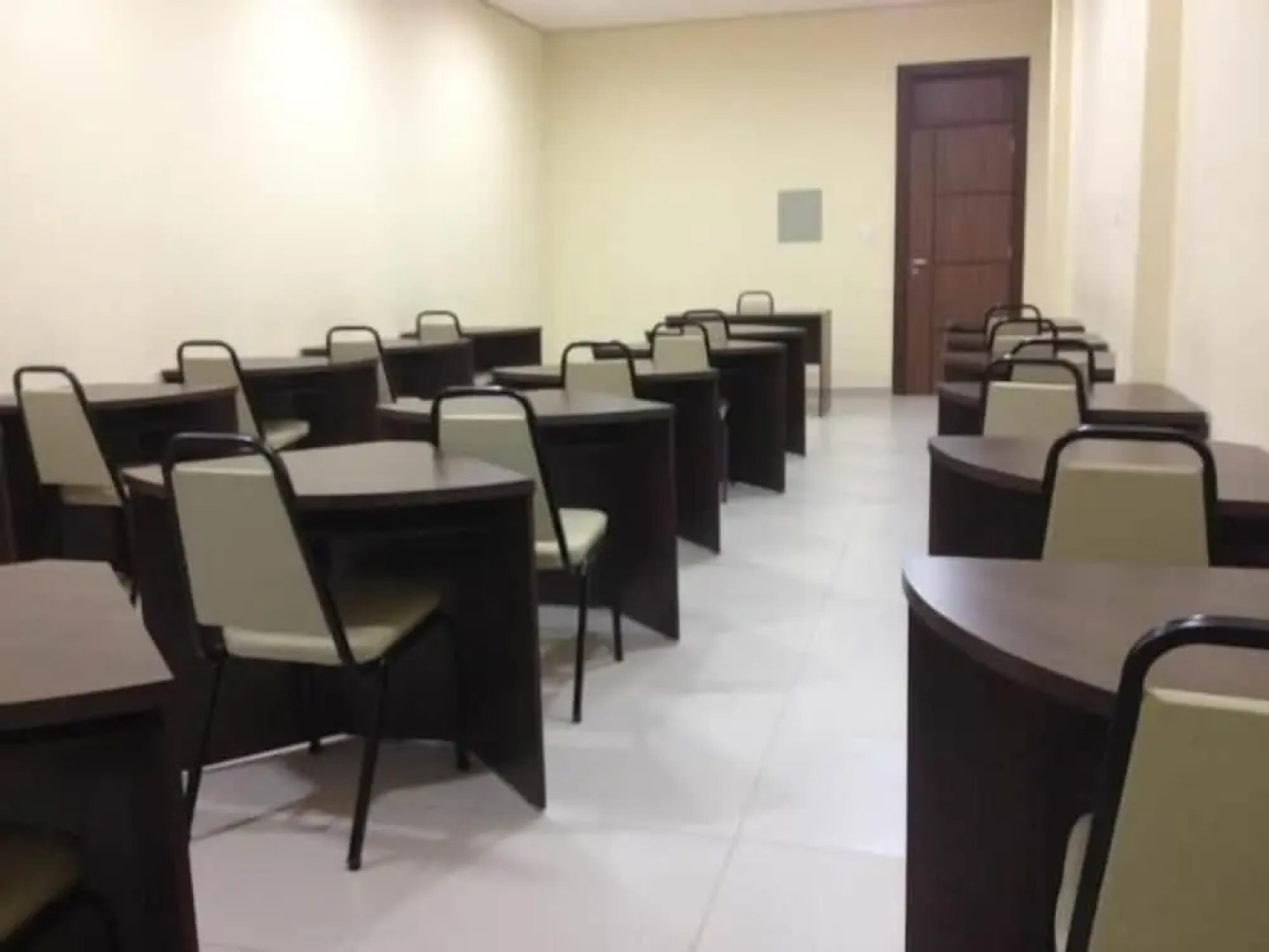 Flamboyant Suite Hotel