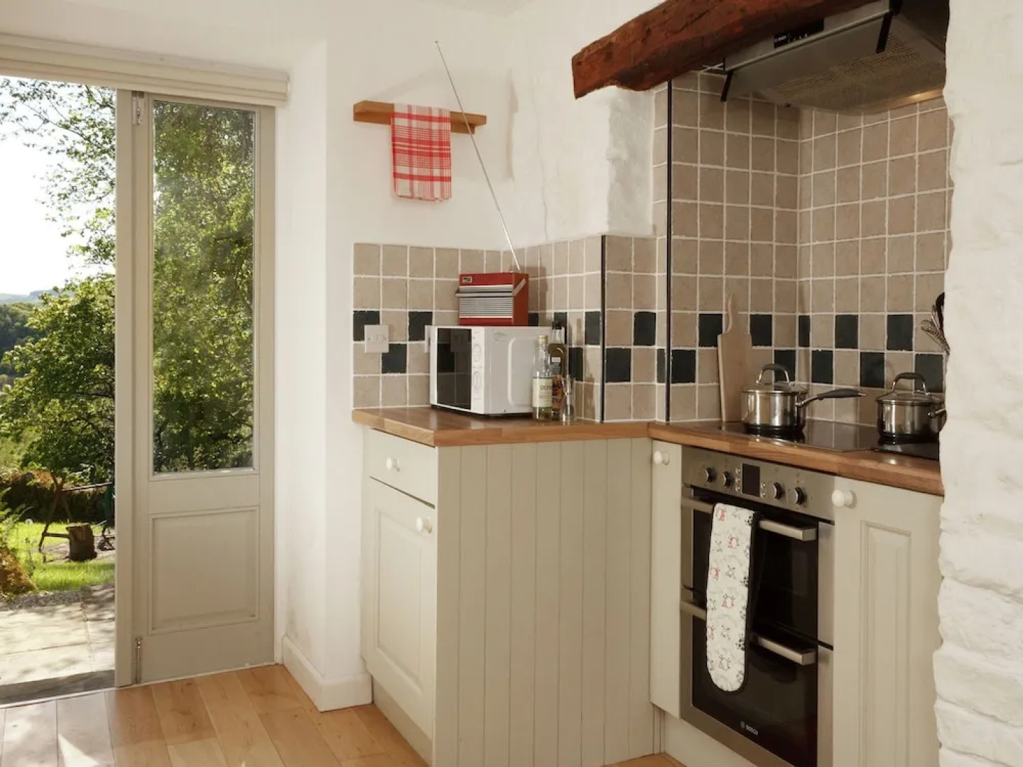 Modern Holiday Home in the Hills of Rhandirmwyn Valley, Nearby the Coast
