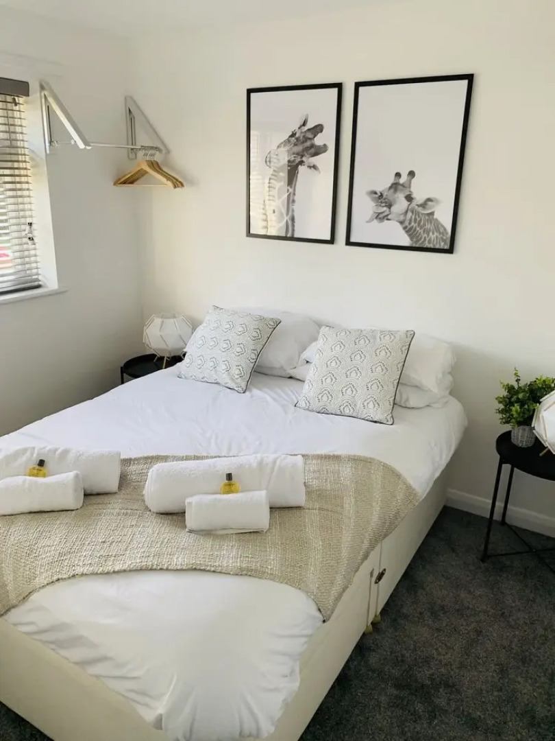 SA Today Farnham with Fibre Wi-Fi & Netflix