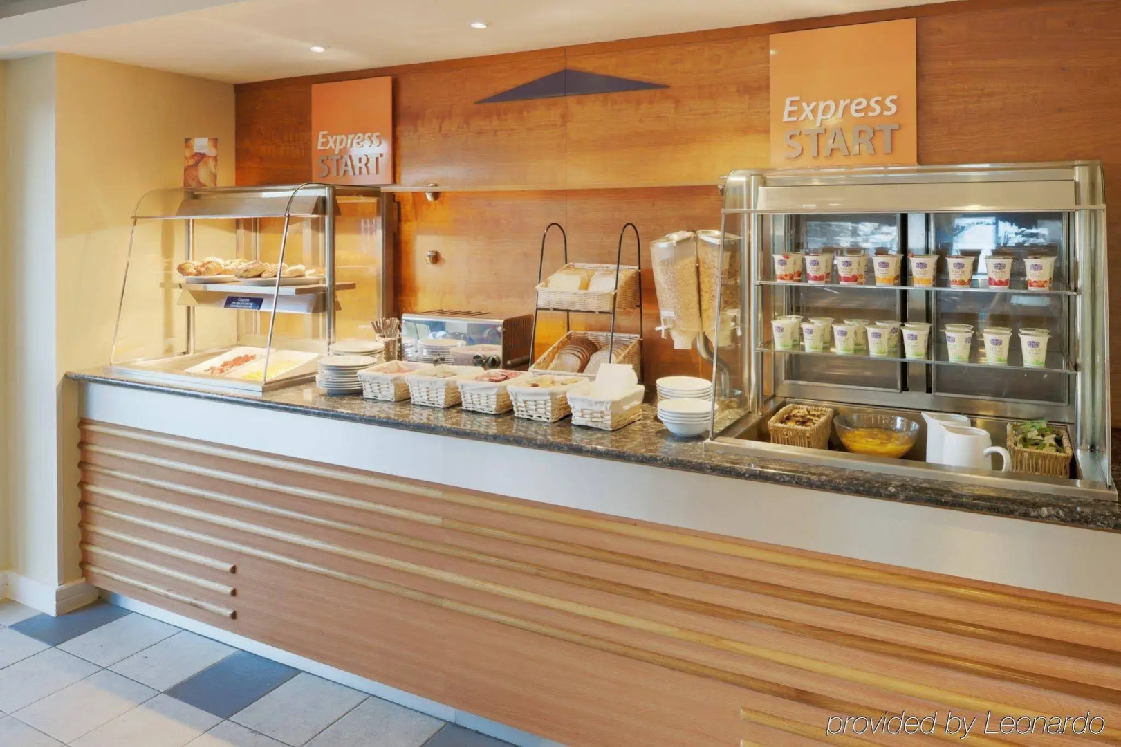 Knowsley Inn & Lounge