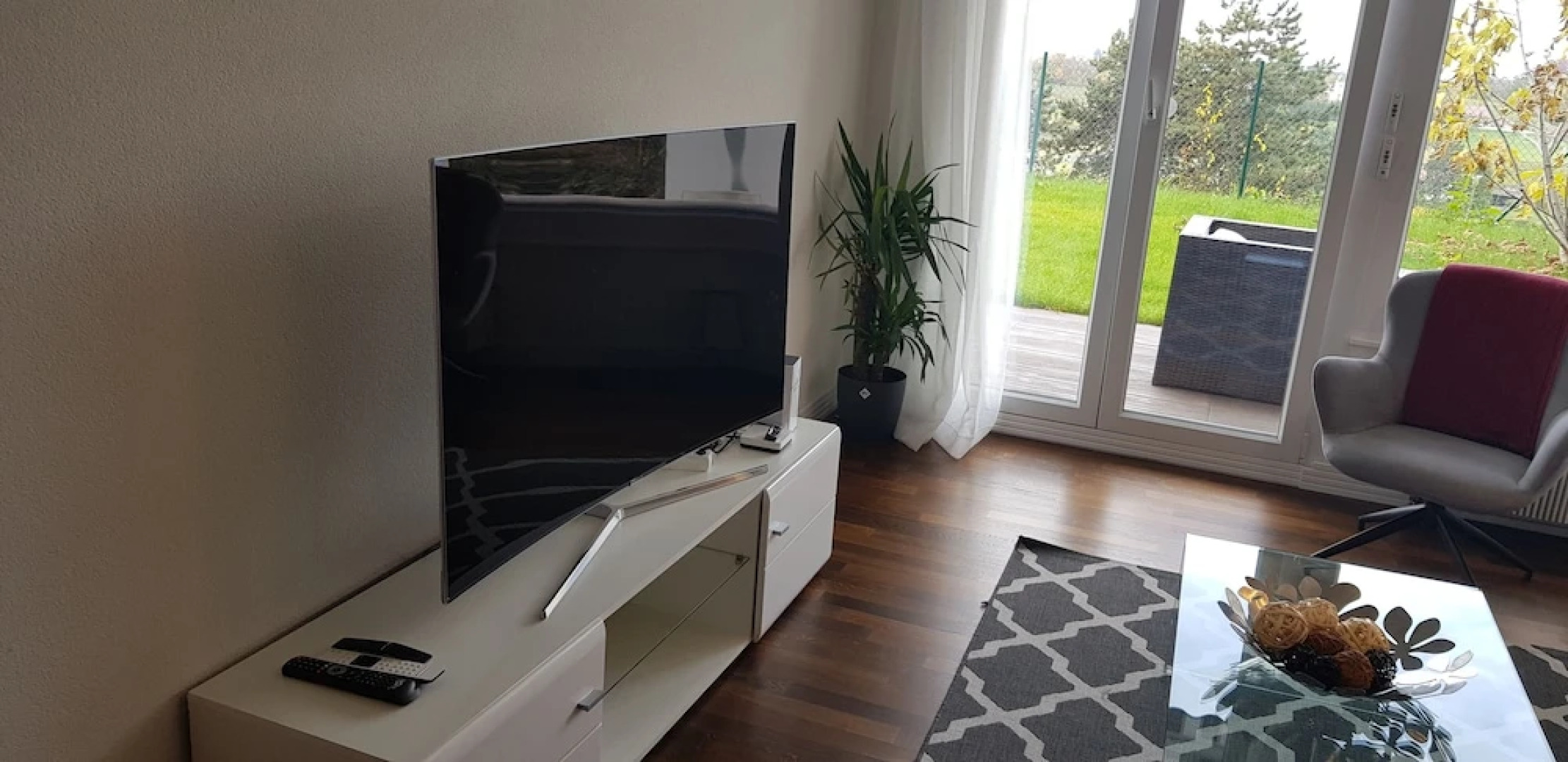 la Terrasse lake view apartment