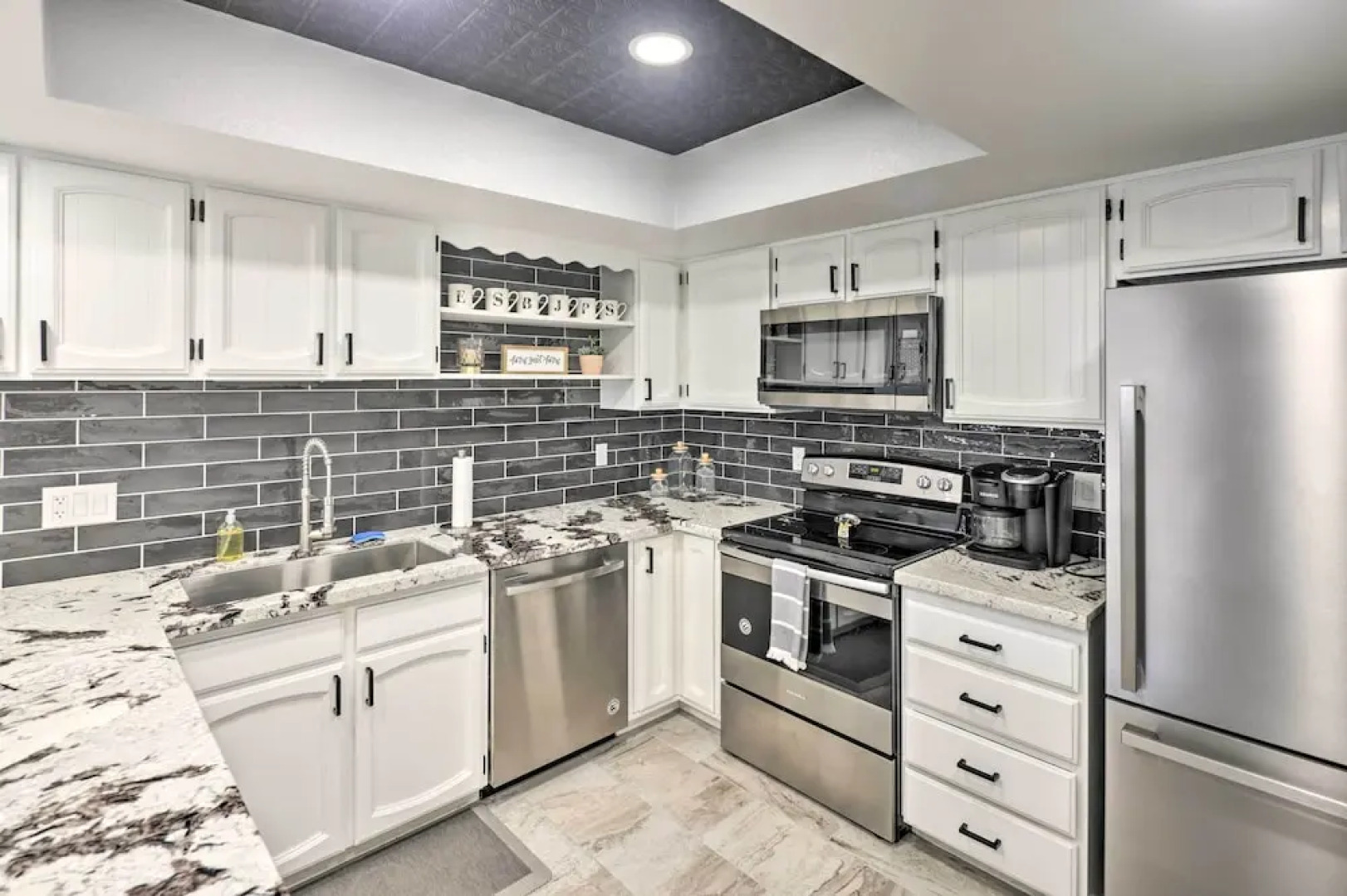 Heated Pool: Home ~ 5 Mi to Lake Havasu!