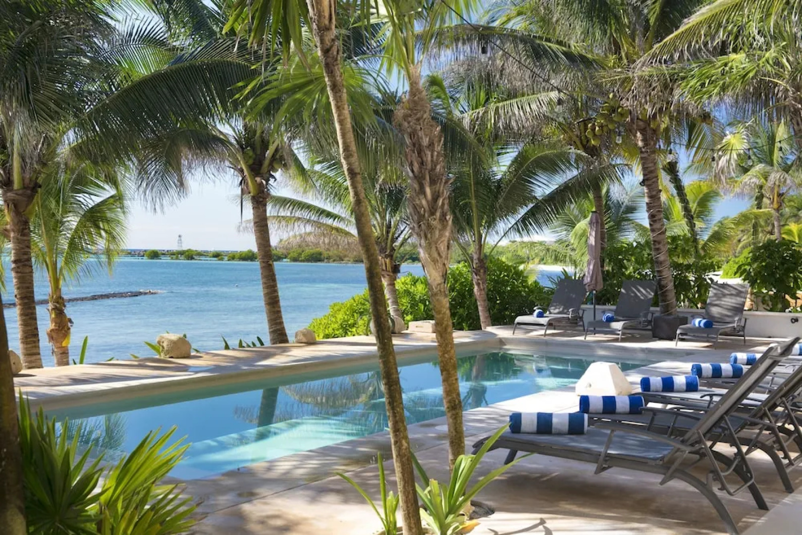 Hacienda Corazon 7-10BR Villa Full Staff By RMH