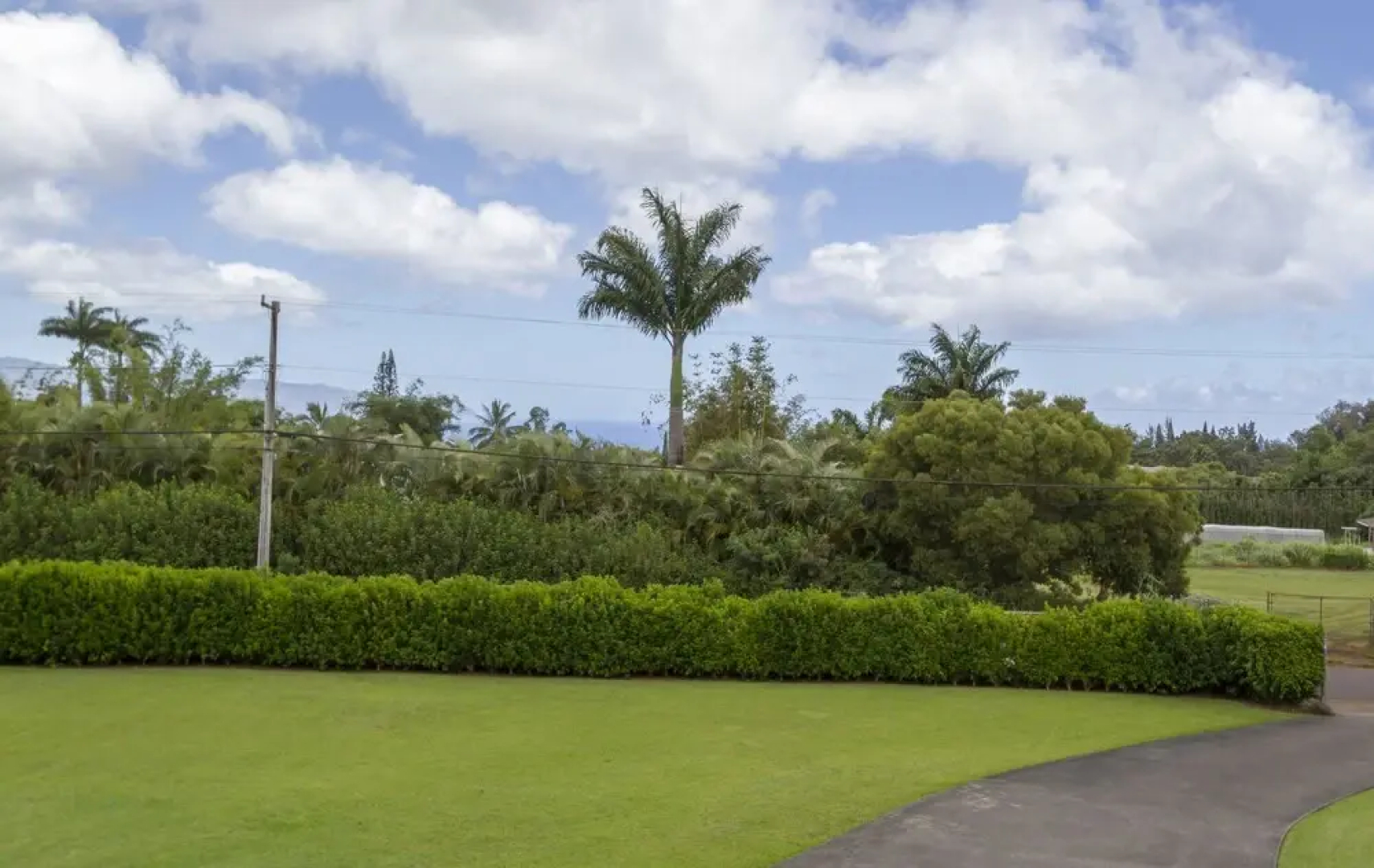 The Green Pineapple Main House 3 Bedroom Home by Redawning