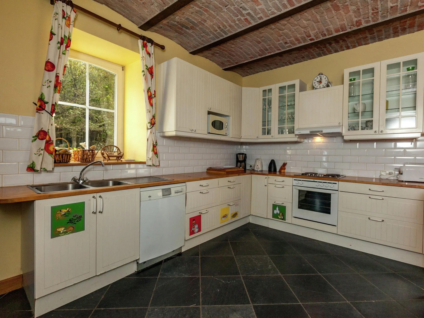 Wonderful Holiday Home in Saint-hubert With Sauna