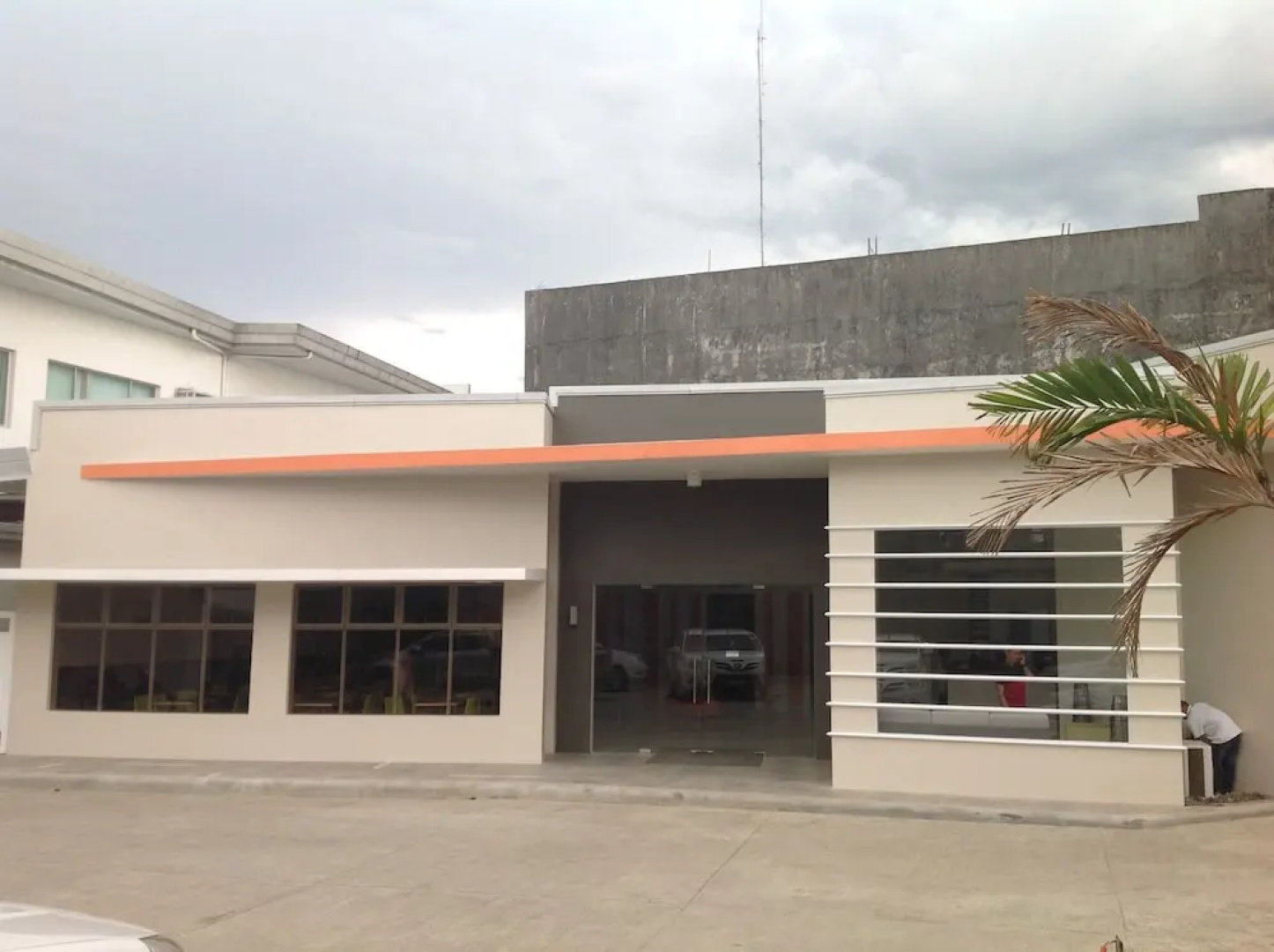 Yhotel
