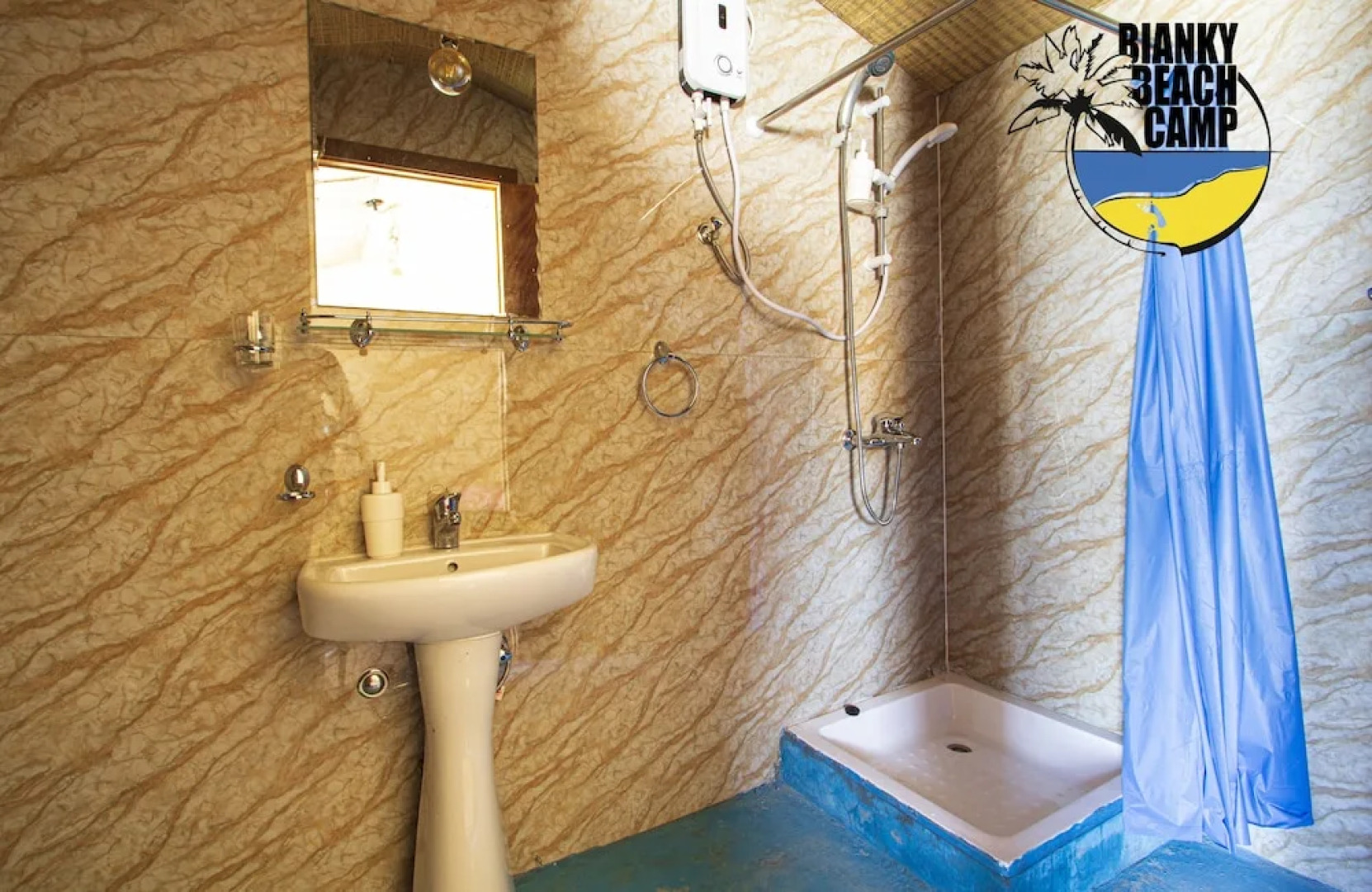 Отель Bianky Beach Camp