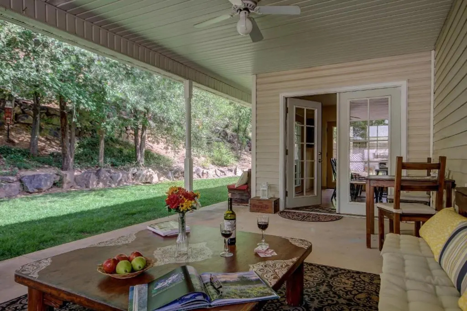 Pecan Point by Kabino