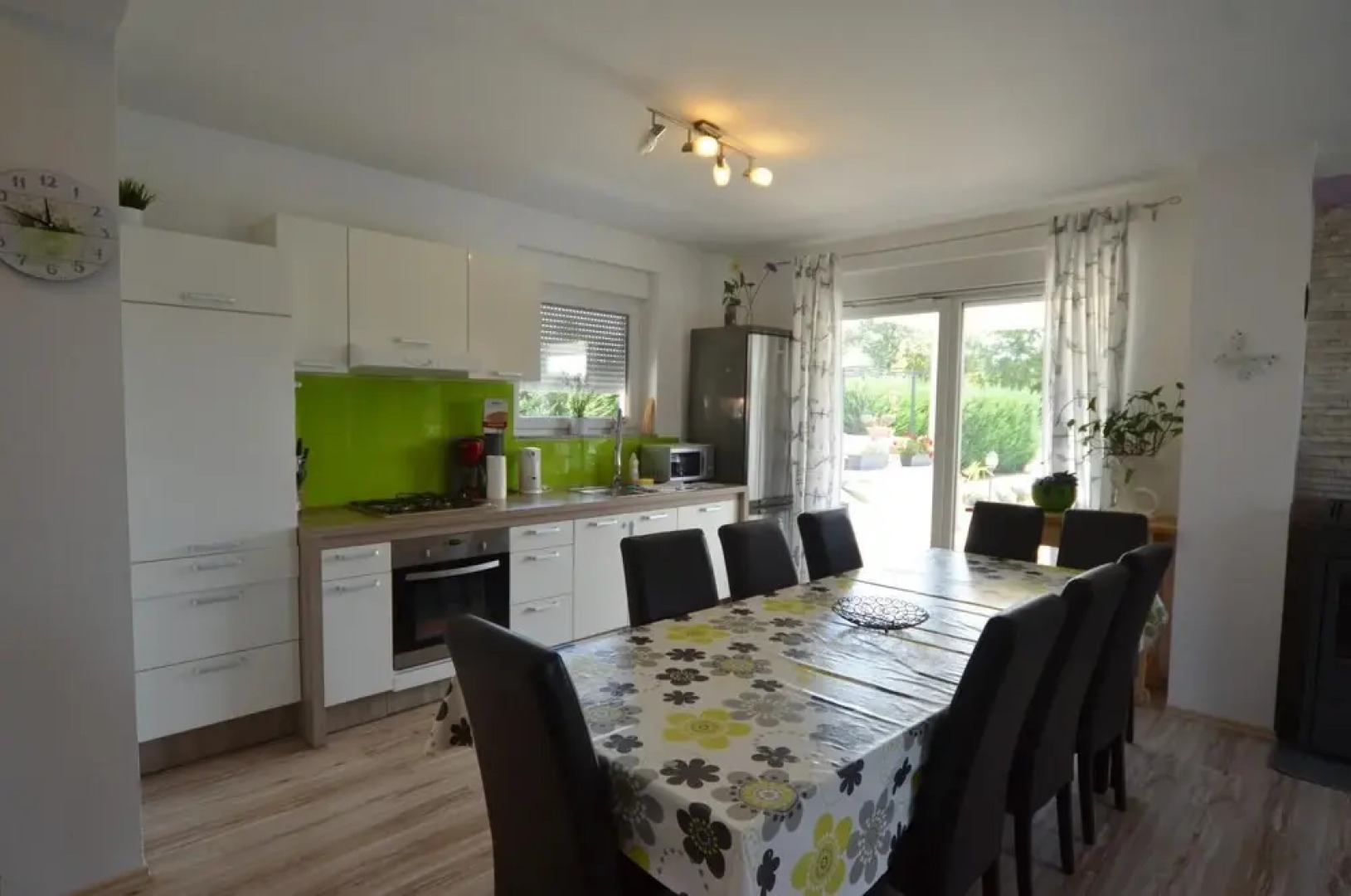 Villas in Kanfanar With 4 Bedrooms and 5 Bathrooms