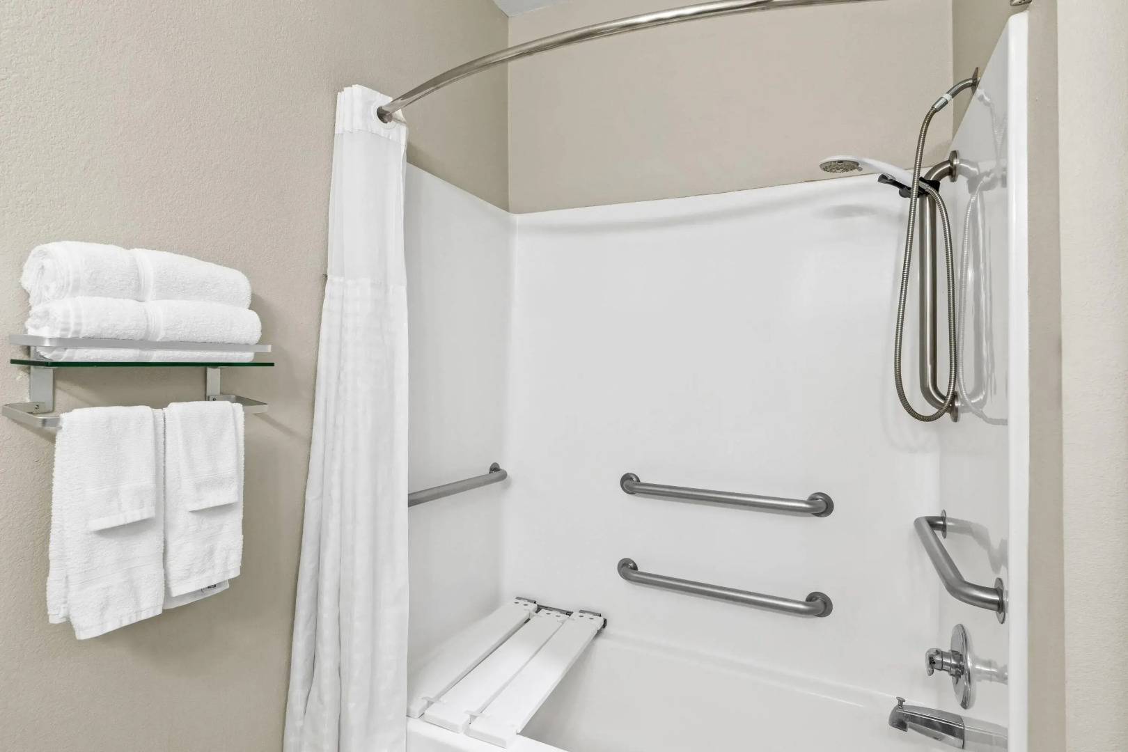 Days Inn by Wyndham Rockdale Texas