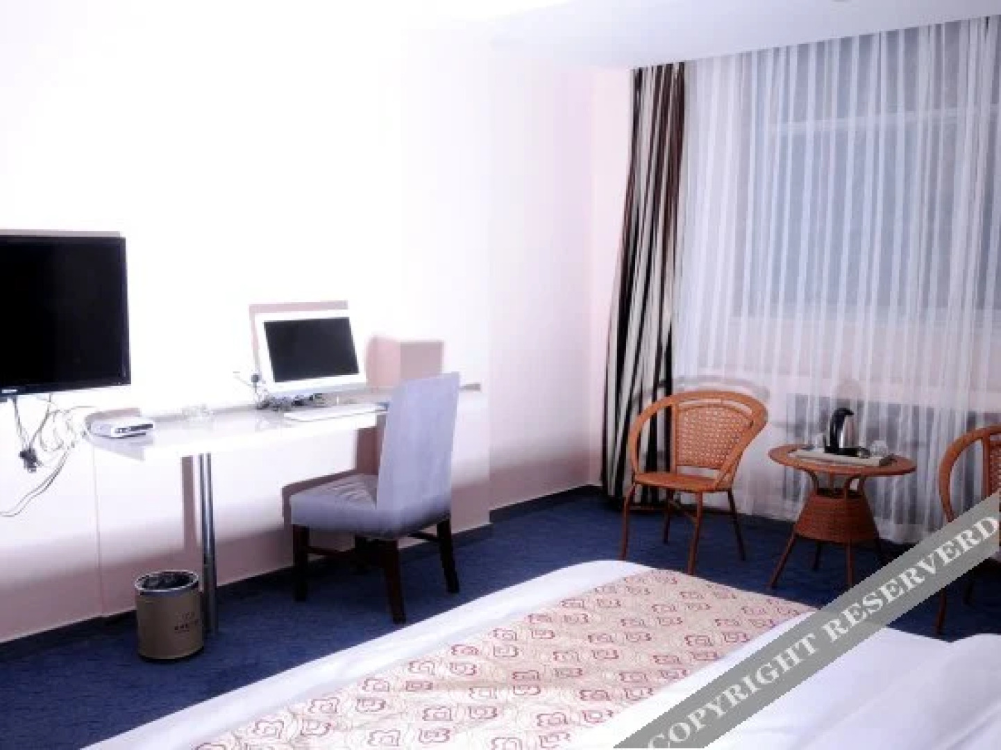 Yichuan Eddy Holiday Hotel