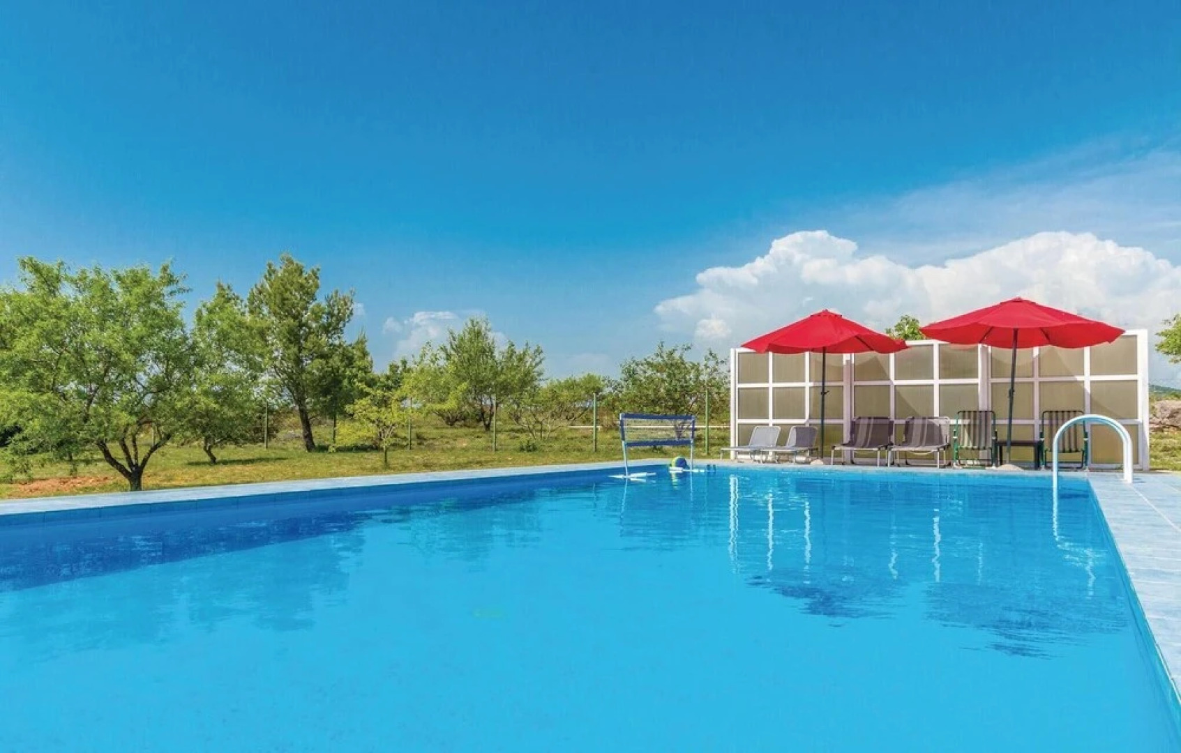 Amazing Home in Lisicic With 4 Bedrooms, Wifi and Outdoor Swimming Pool