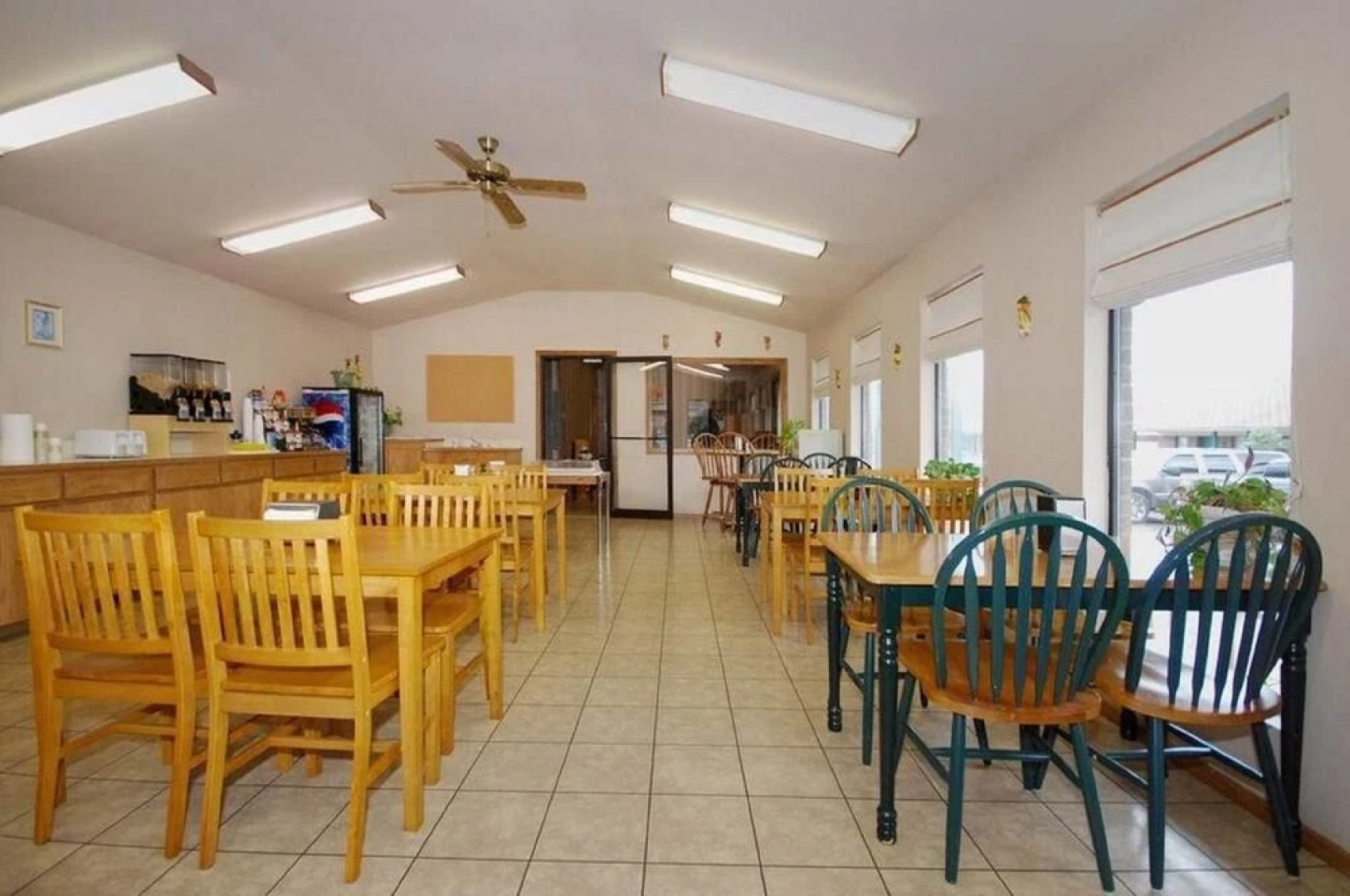 Oak Hill Inn & Suites