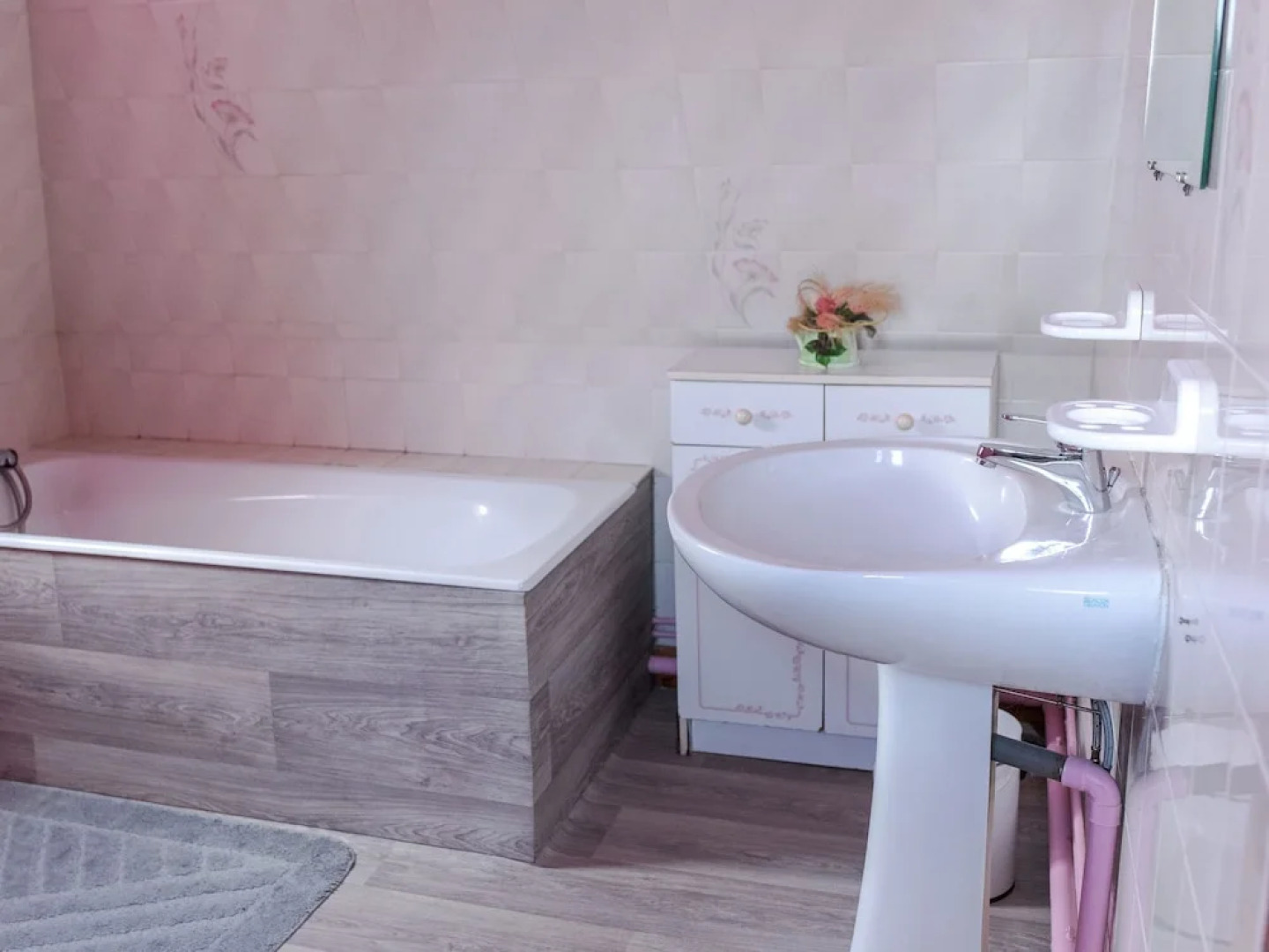 Rural, Detached Holiday Home With Pleasant Garden Near the French West Coast