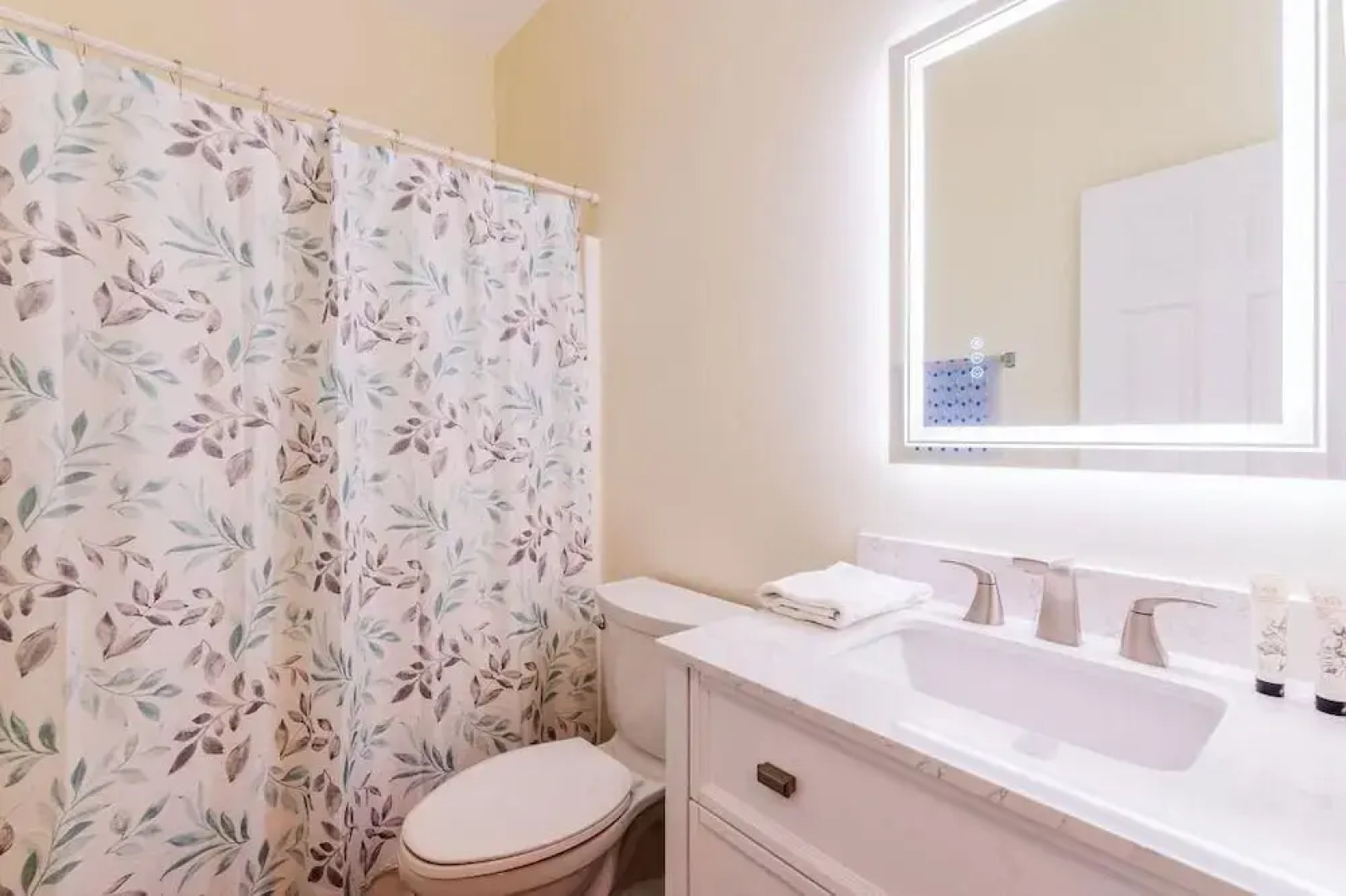 Calypso Cottage in Old Town Bluffton. in the Heart of Historic Old Town