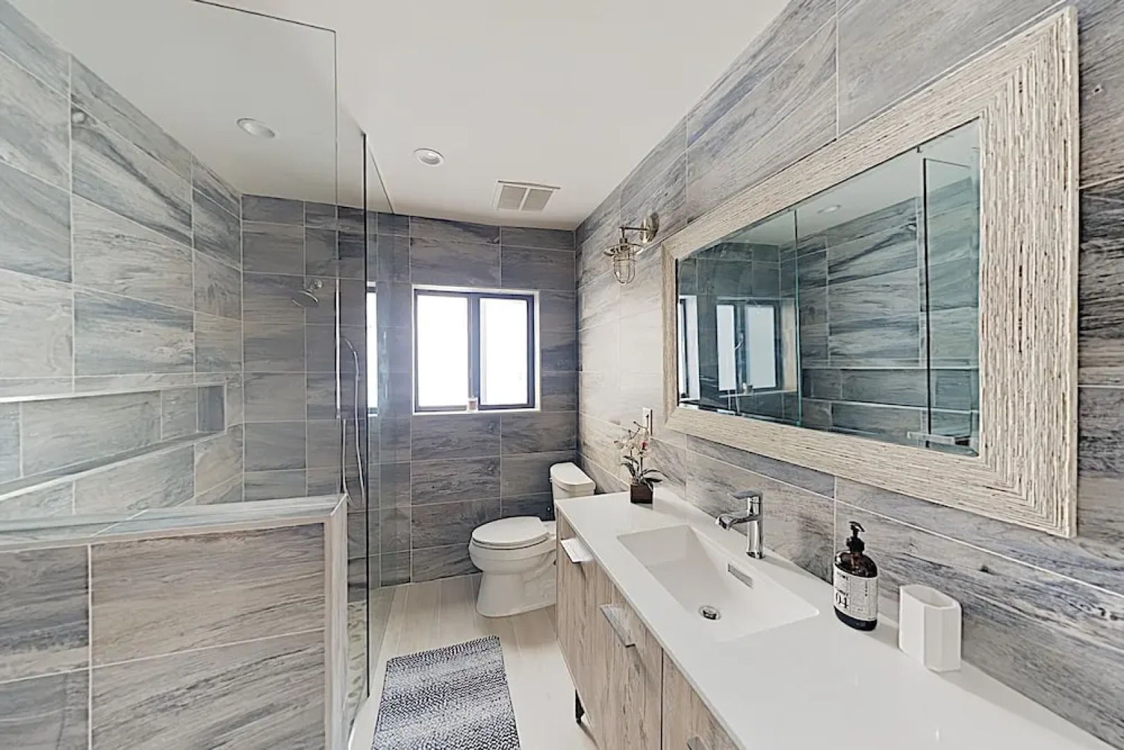 New Listing! Singer Island Stunner W/ Pool 3 Bedroom Home