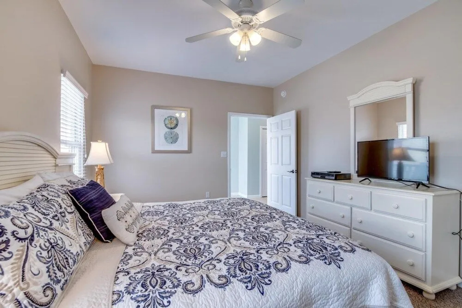 Sandy Toes 4 Bedroom Home by RedAwning