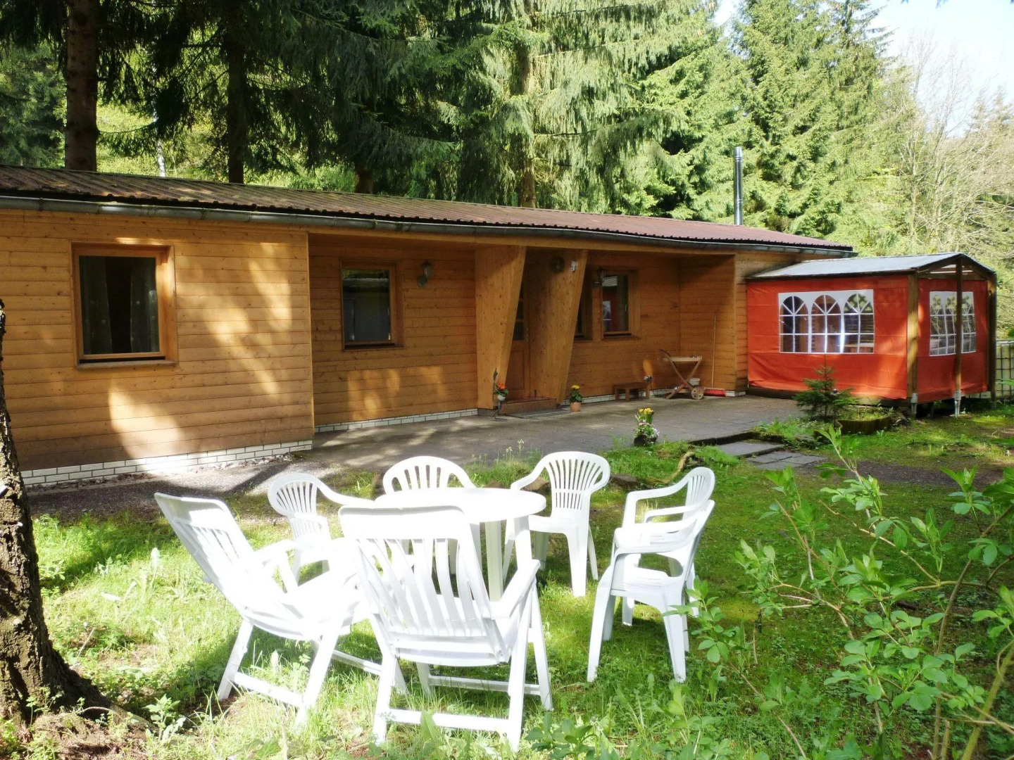 Schones Ferienhaus mit Uberdachter Veranda