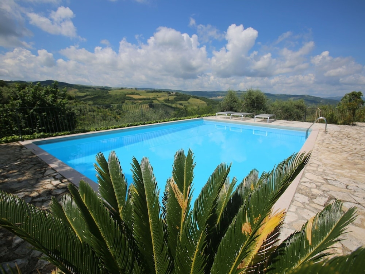 House With Pool, Garden and Wifi in Medieval Village, With Panoramic Views