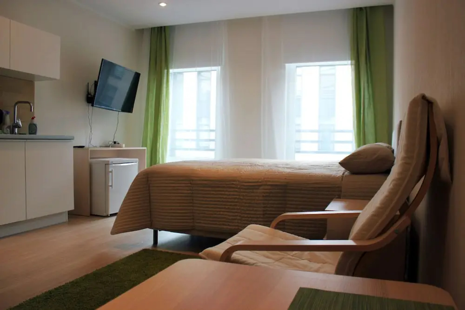 Avenue Premium