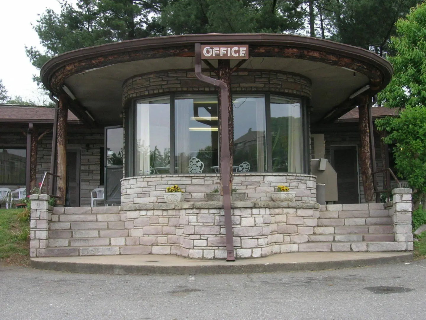 The Mountaineer Inn