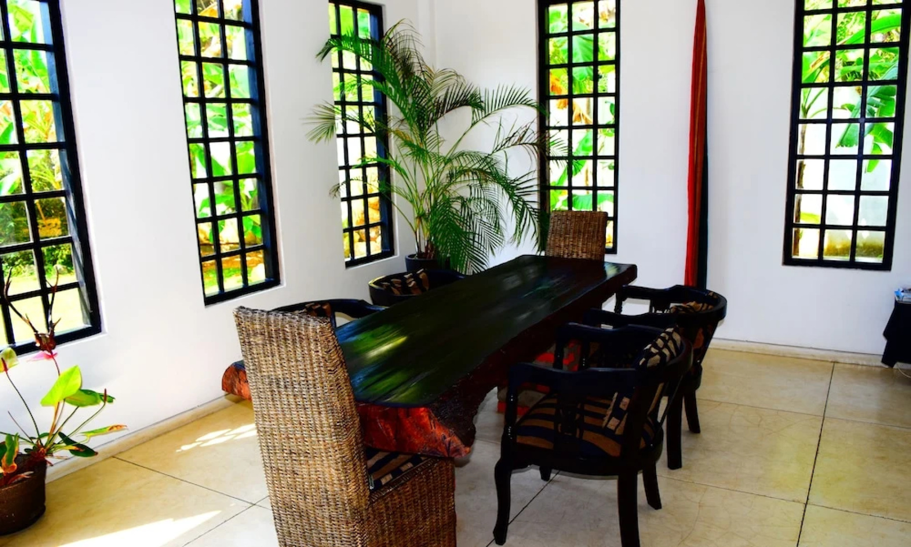 Madampe House by Tree