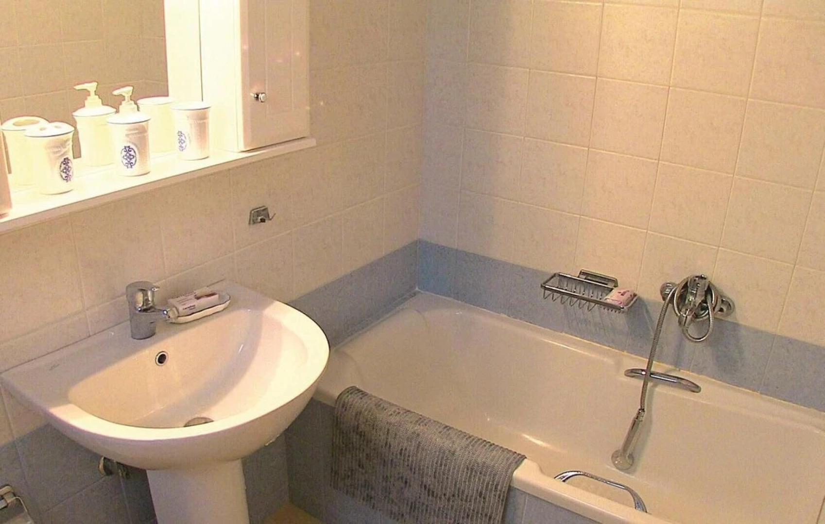 Amazing Home in Ampela, Syros With 6 Bedrooms and Outdoor Swimming Pool