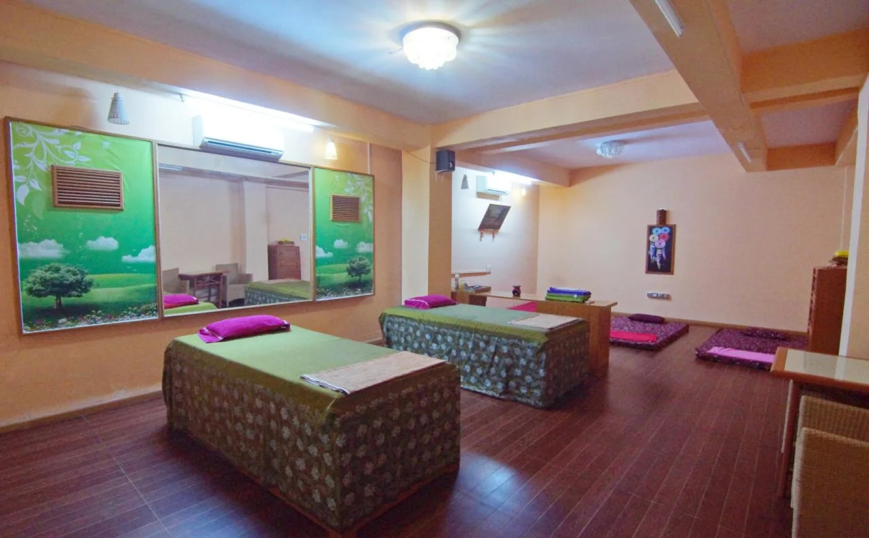 E-Outfitting Golden Country Hotel