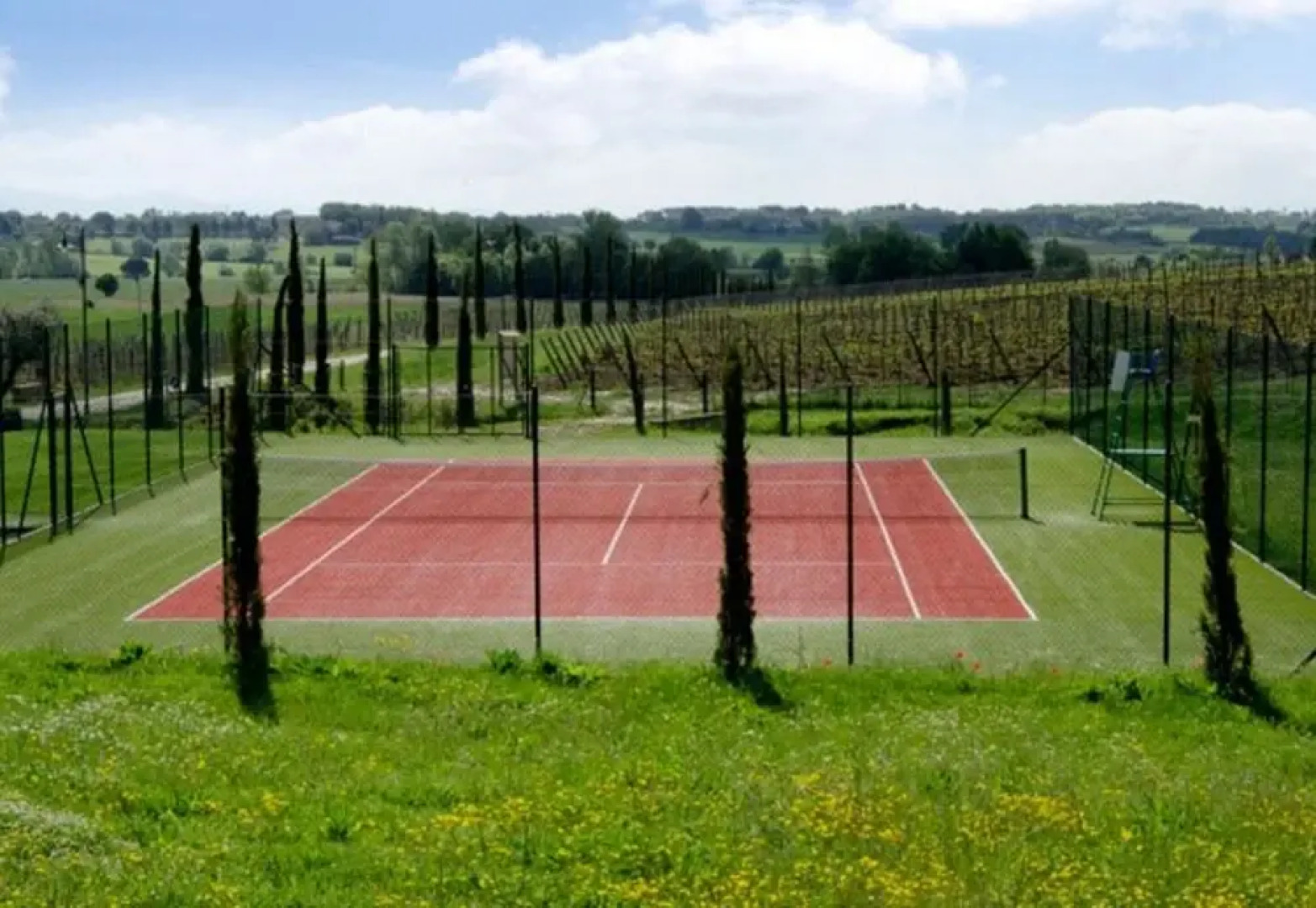 Botticelli With Whirlpool Sauna and Pool