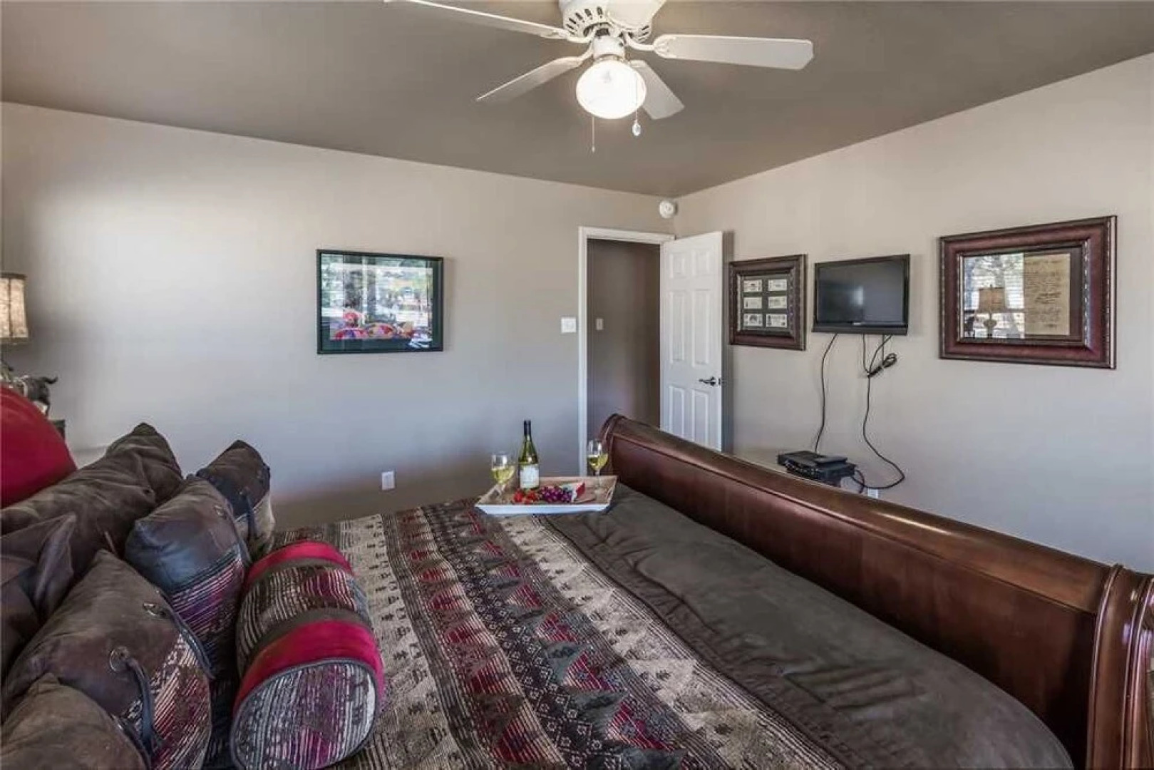 Bogie - Five Bedroom Cabin with Hot Tub