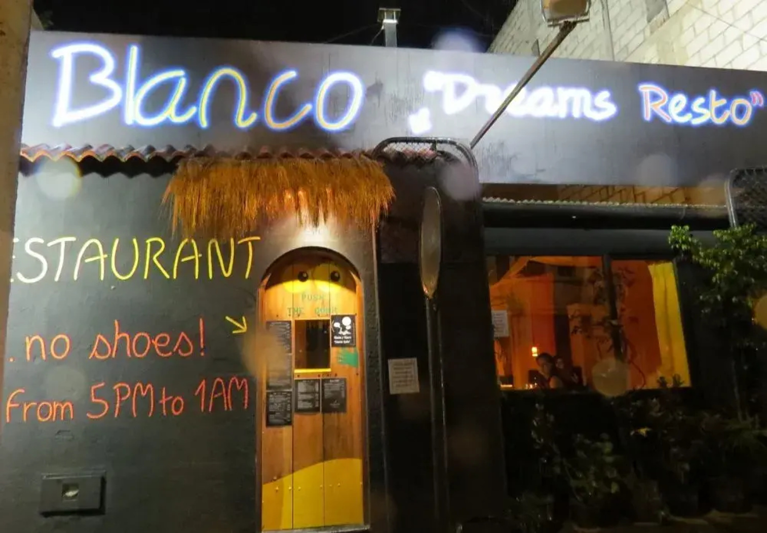 Hostal Plantas  Y Blanco